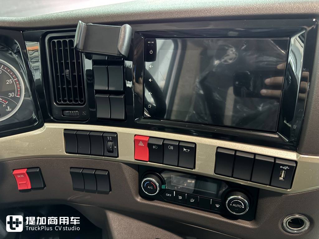 行驶里程达到2400km,乘龙H5 LNG大单桥载货车再破续航记录 - 第13张 - 提加商用车网 行驶里程达到2400km,乘龙H5 LNG大单桥载货车再破续航记录 - 第13张