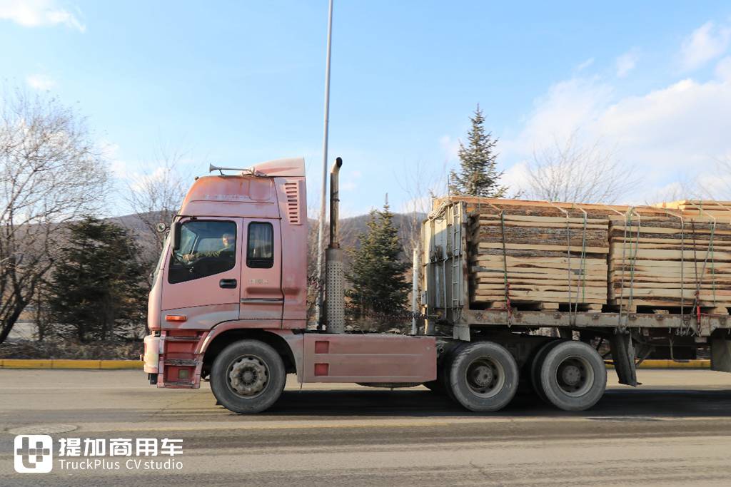 绥芬河口岸卡车实拍(上),国产卡车越来越多,俄罗斯卡车真破旧,还有日系卡车在跑? - 第21张 - 提加商用车网 绥芬河口岸卡车实拍(上),国产卡车越来越多,俄罗斯卡车真破旧,还有日系卡车在跑? - 第21张