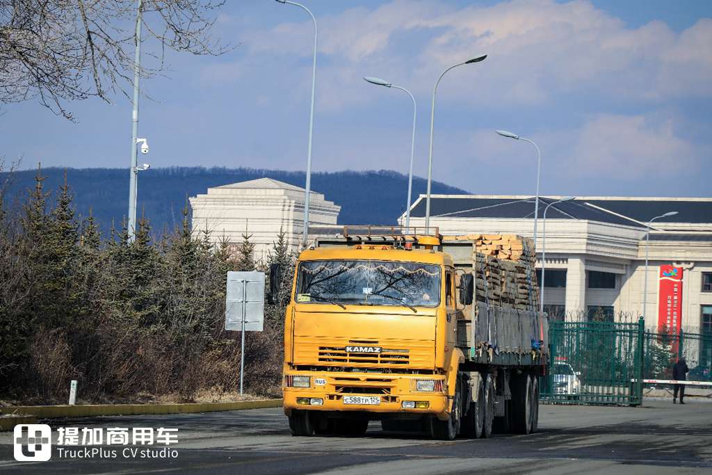 绥芬河口岸卡车实拍(上),国产卡车越来越多,俄罗斯卡车真破旧,还有日系卡车在跑? - 第25张 - 提加商用车网 绥芬河口岸卡车实拍(上),国产卡车越来越多,俄罗斯卡车真破旧,还有日系卡车在跑? - 第25张