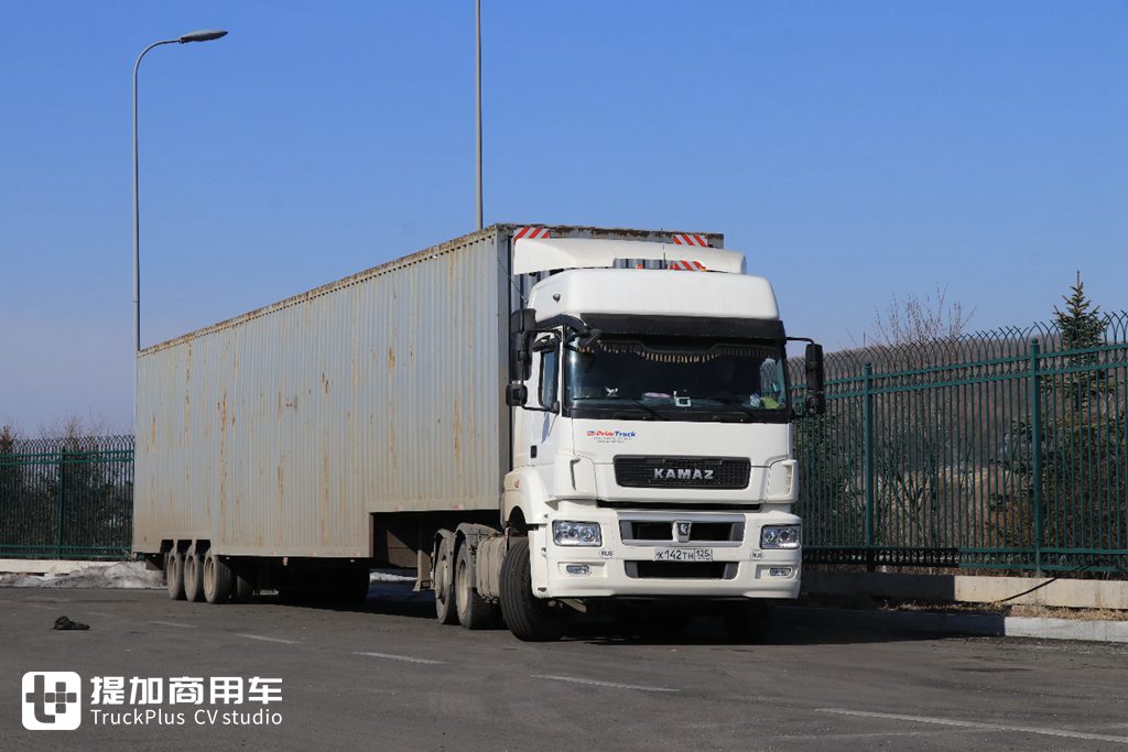 绥芬河口岸卡车实拍(上),国产卡车越来越多,俄罗斯卡车真破旧,还有日系卡车在跑? - 第26张 - 提加商用车网 绥芬河口岸卡车实拍(上),国产卡车越来越多,俄罗斯卡车真破旧,还有日系卡车在跑? - 第26张