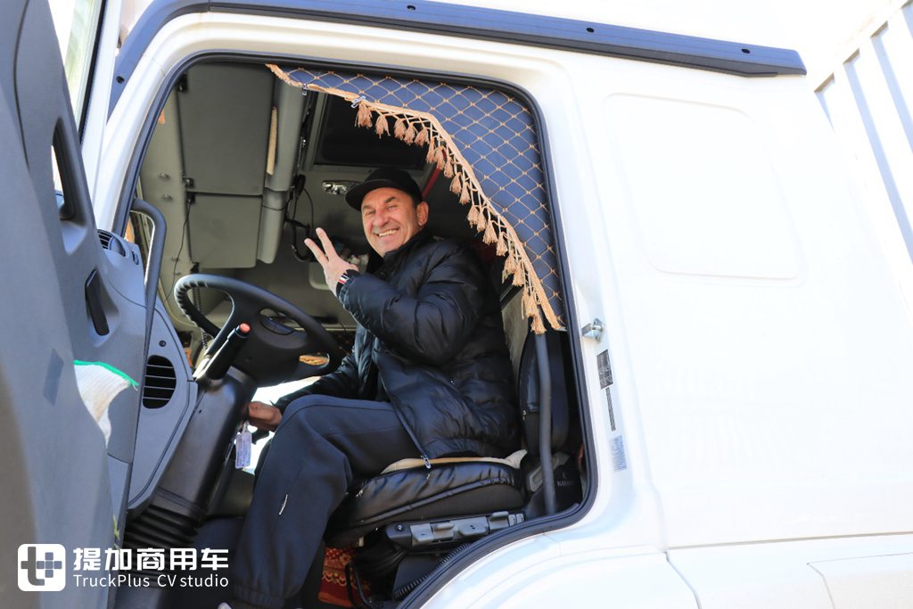 绥芬河口岸卡车实拍(上),国产卡车越来越多,俄罗斯卡车真破旧,还有日系卡车在跑? - 第27张 - 提加商用车网 绥芬河口岸卡车实拍(上),国产卡车越来越多,俄罗斯卡车真破旧,还有日系卡车在跑? - 第27张