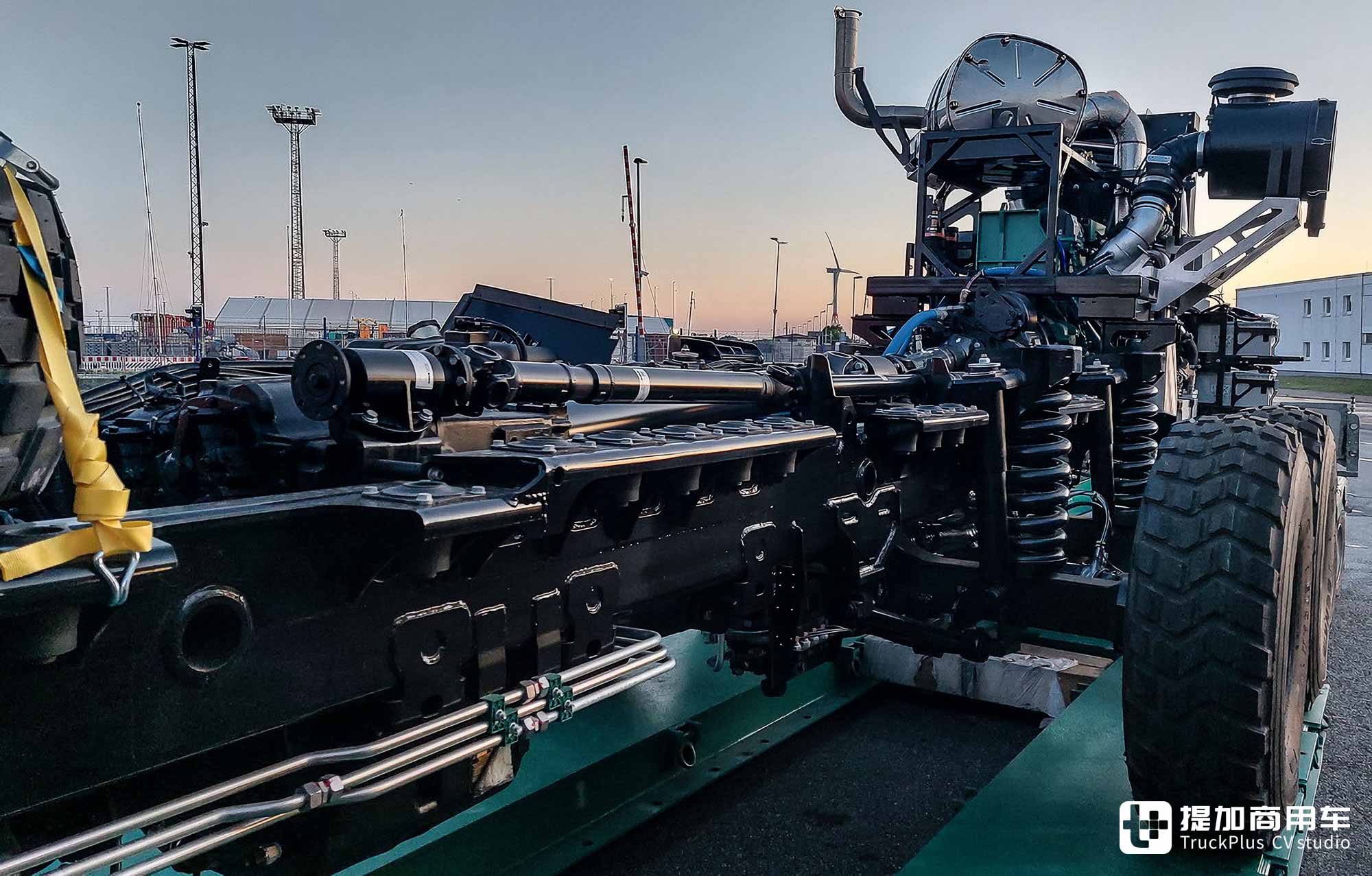 后置750匹发动机+AT变速箱,带你看卢森宝亚美洲豹6x6机场消防车的超强底盘 - 第11张 - 提加商用车网 后置750匹发动机+AT变速箱,带你看卢森宝亚美洲豹6x6机场消防车的超强底盘 - 第11张