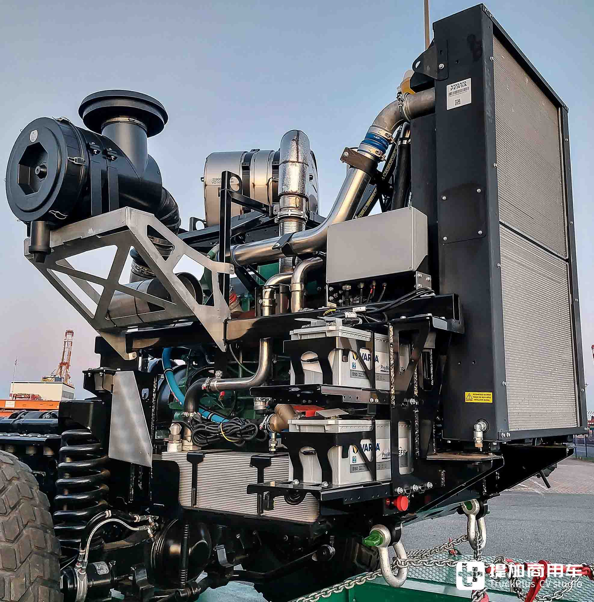 后置750匹发动机+AT变速箱,带你看卢森宝亚美洲豹6x6机场消防车的超强底盘 - 第14张 - 提加商用车网 后置750匹发动机+AT变速箱,带你看卢森宝亚美洲豹6x6机场消防车的超强底盘 - 第14张