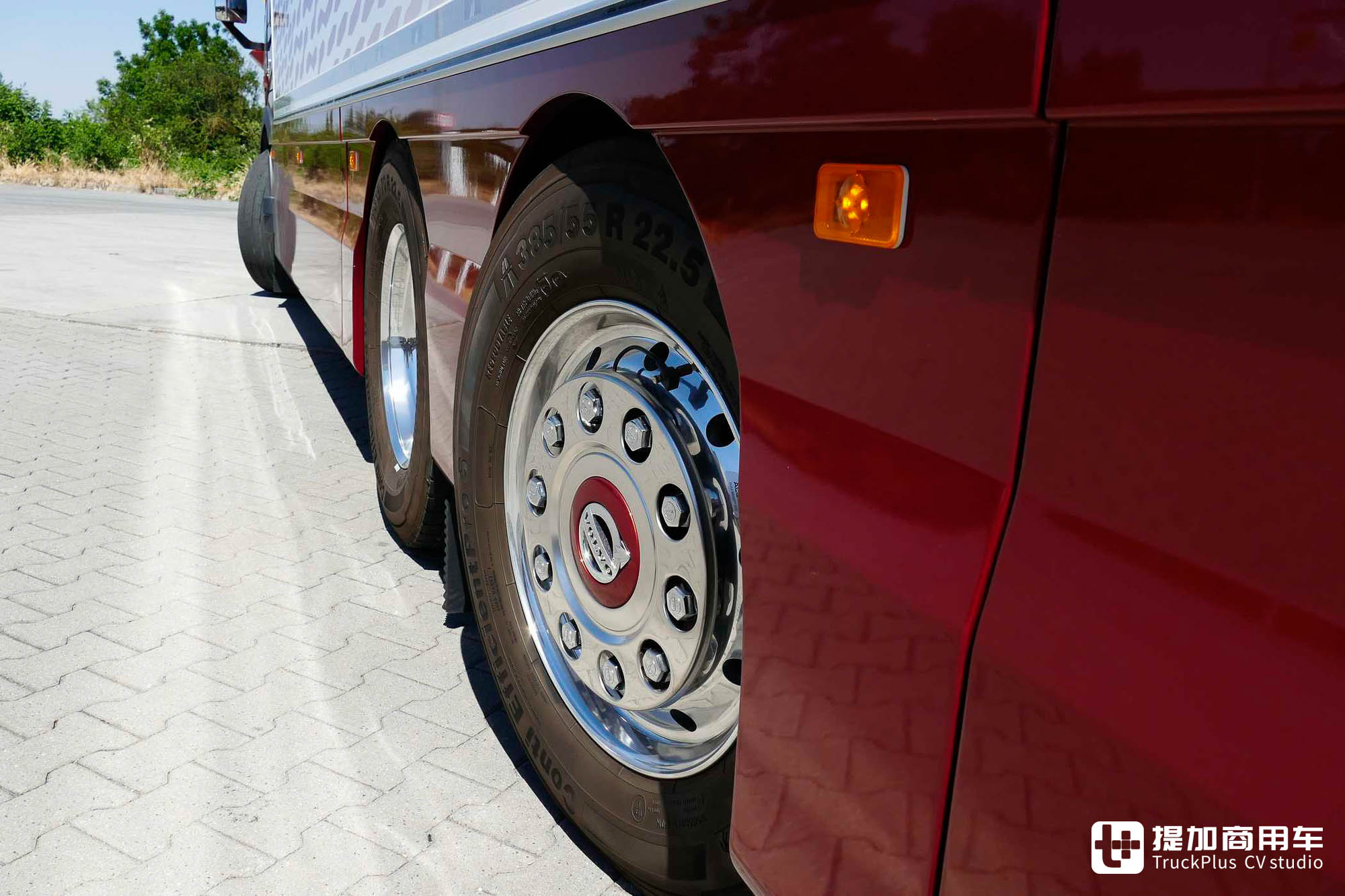 全车空气悬挂,生活设施丰富,顶配的沃尔沃FM 380 6x2载货车了解一下 - 第14张 - 提加商用车网 全车空气悬挂,生活设施丰富,顶配的沃尔沃FM 380 6x2载货车了解一下 - 第14张