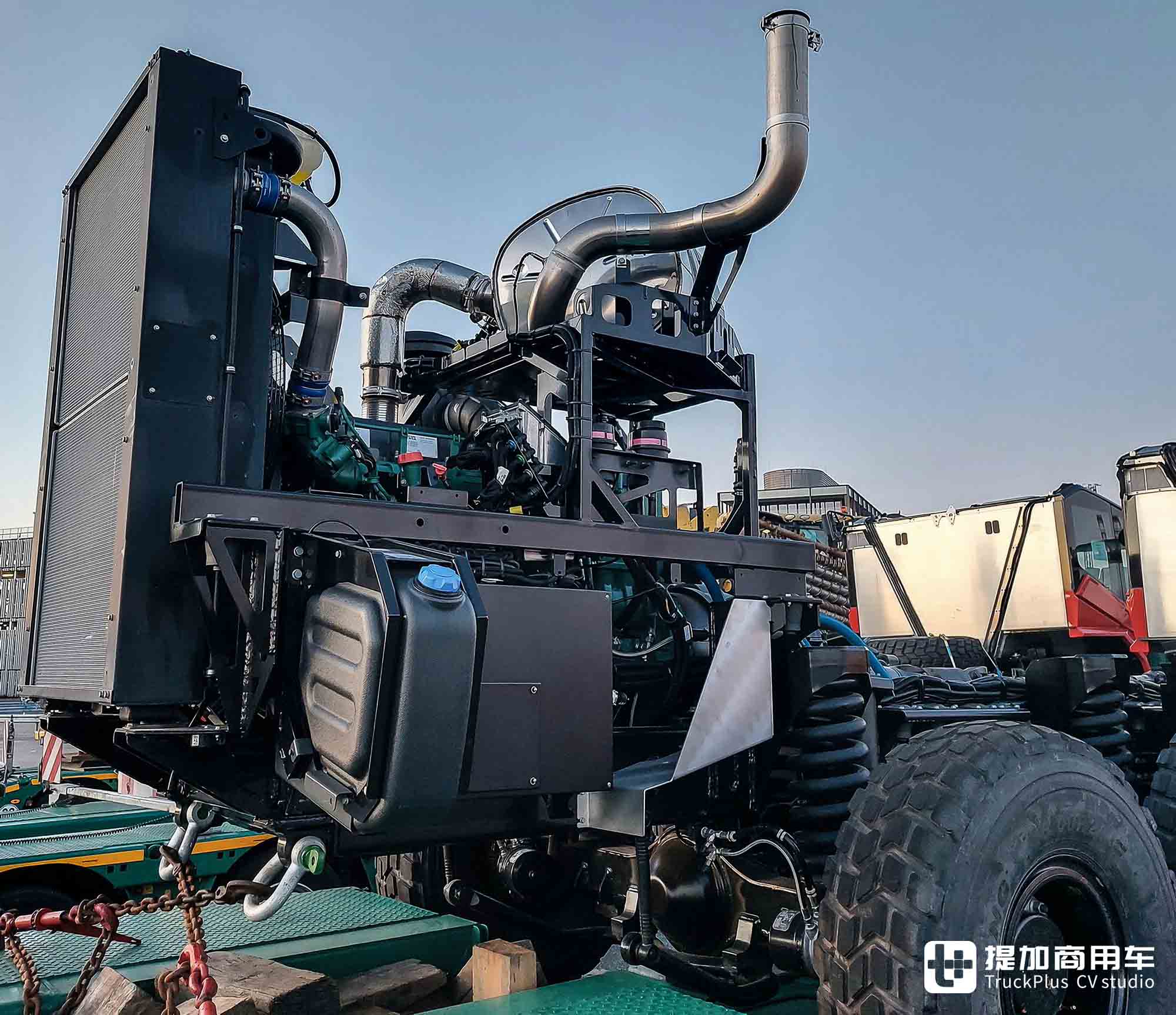 后置750匹发动机+AT变速箱,带你看卢森宝亚美洲豹6x6机场消防车的超强底盘 - 第16张 - 提加商用车网 后置750匹发动机+AT变速箱,带你看卢森宝亚美洲豹6x6机场消防车的超强底盘 - 第16张