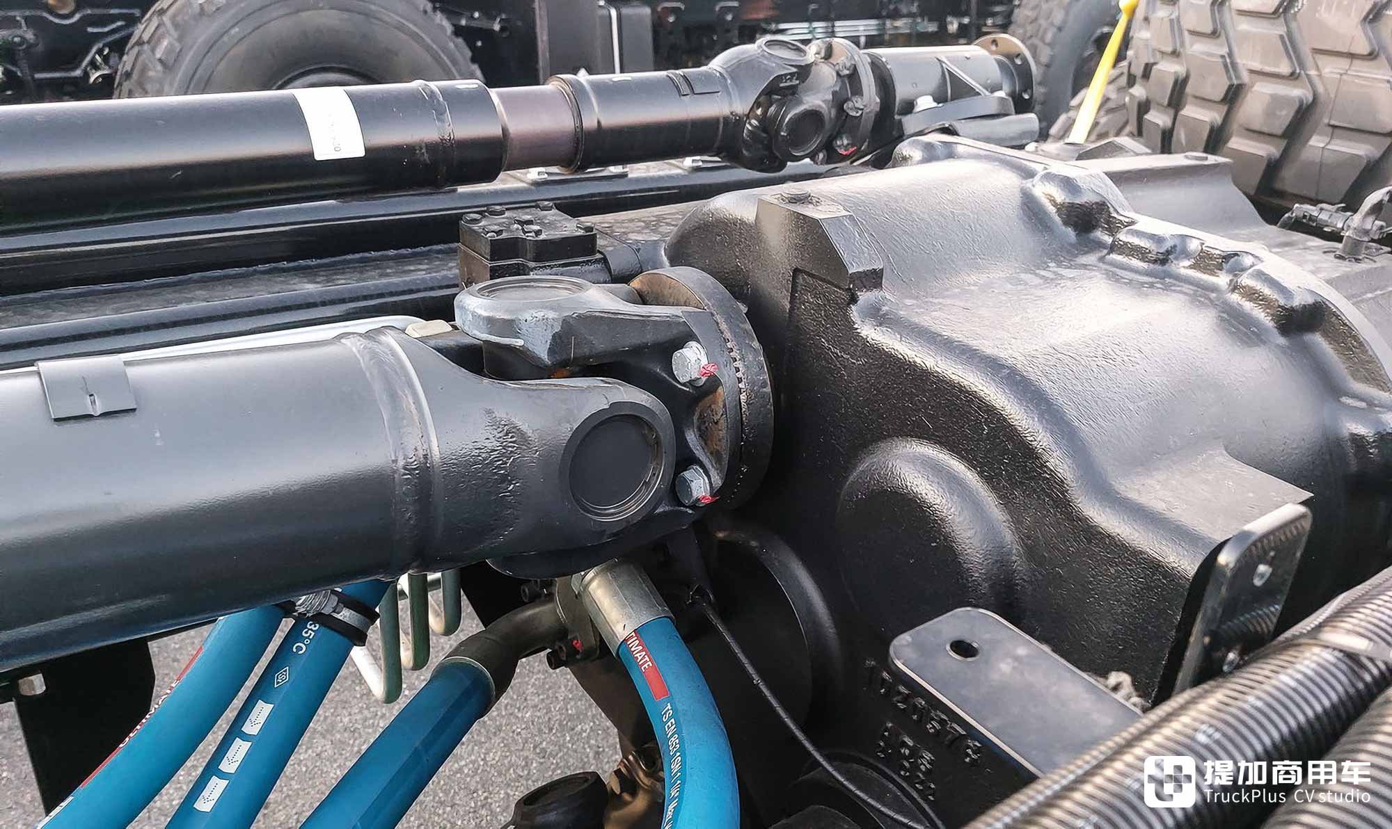 后置750匹发动机+AT变速箱,带你看卢森宝亚美洲豹6x6机场消防车的超强底盘 - 第19张 - 提加商用车网 后置750匹发动机+AT变速箱,带你看卢森宝亚美洲豹6x6机场消防车的超强底盘 - 第19张