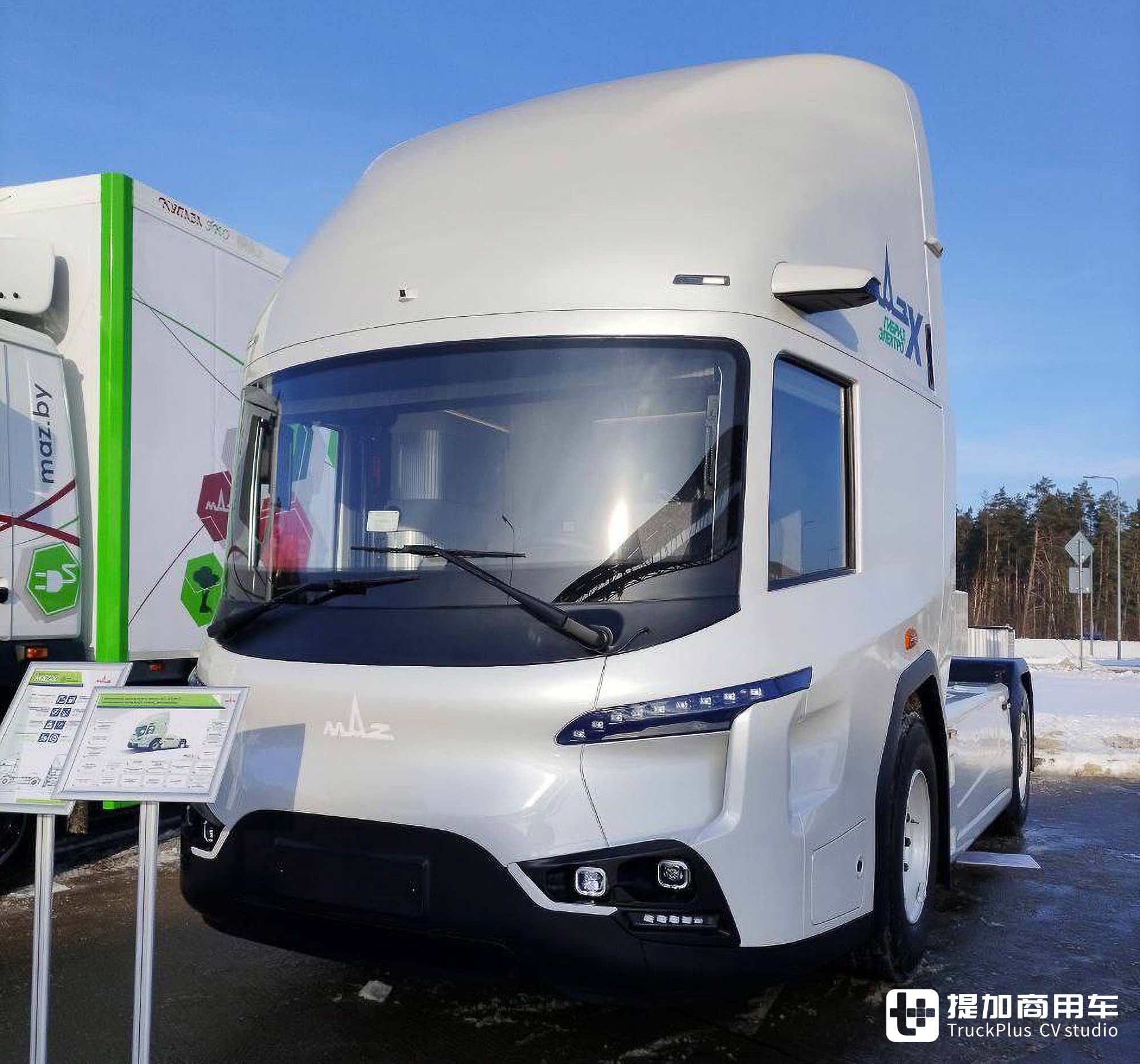 超大低入口生活舱,增程式混合动力,带你看白俄罗斯MAZ-X牵引车 - 第2张 - 提加商用车网 超大低入口生活舱,增程式混合动力,带你看白俄罗斯MAZ-X牵引车 - 第2张