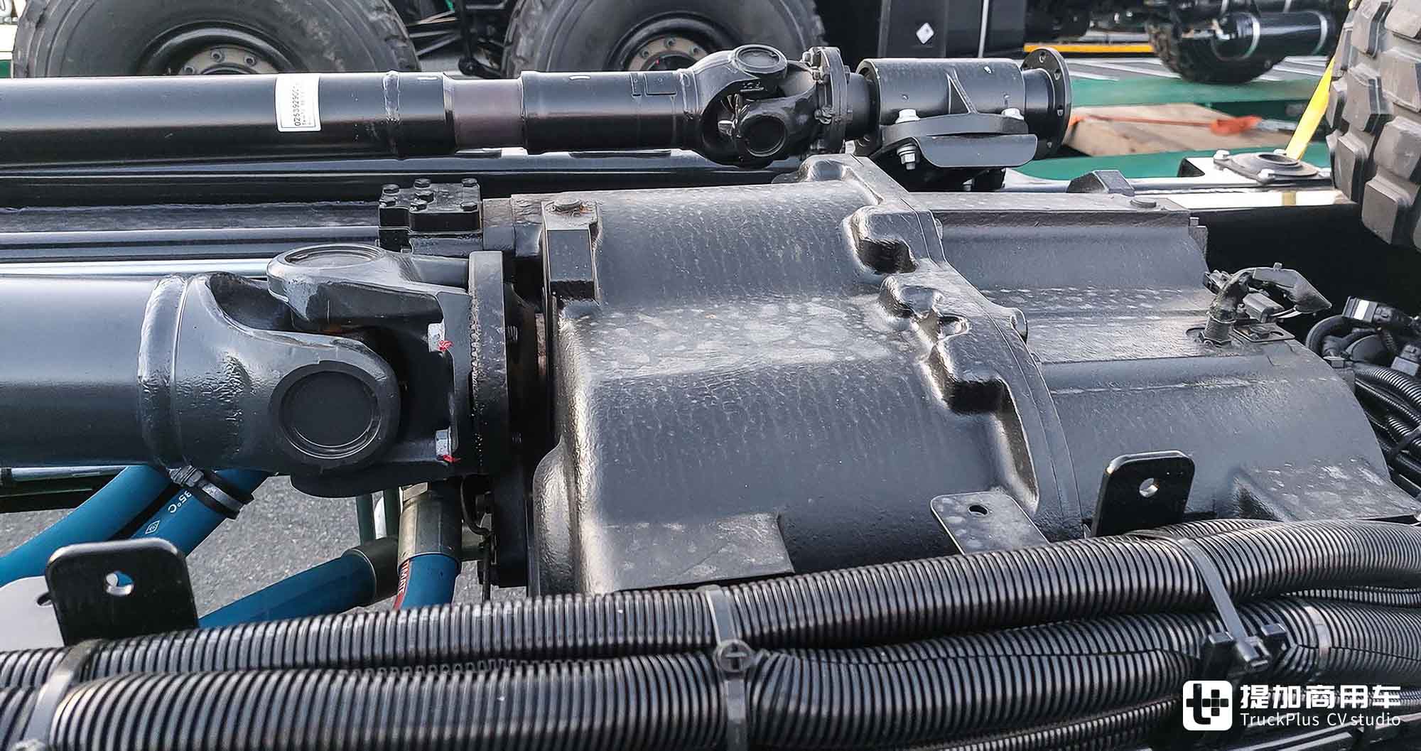 后置750匹发动机+AT变速箱,带你看卢森宝亚美洲豹6x6机场消防车的超强底盘 - 第20张 - 提加商用车网 后置750匹发动机+AT变速箱,带你看卢森宝亚美洲豹6x6机场消防车的超强底盘 - 第20张