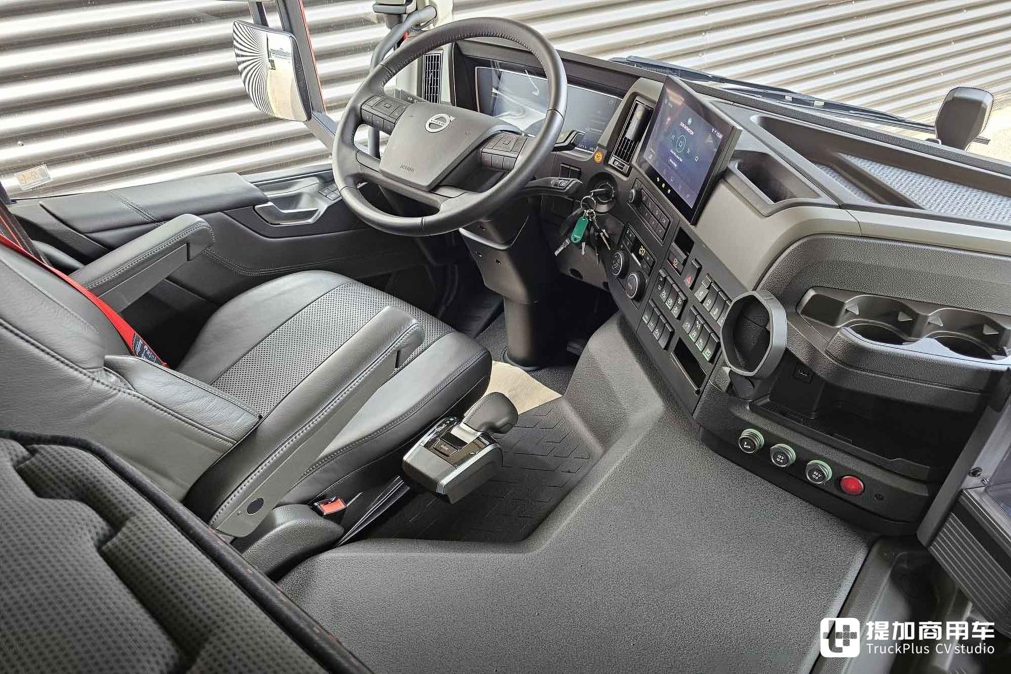 全车空气悬挂,生活设施丰富,顶配的沃尔沃FM 380 6x2载货车了解一下 - 第27张 - 提加商用车网 全车空气悬挂,生活设施丰富,顶配的沃尔沃FM 380 6x2载货车了解一下 - 第27张