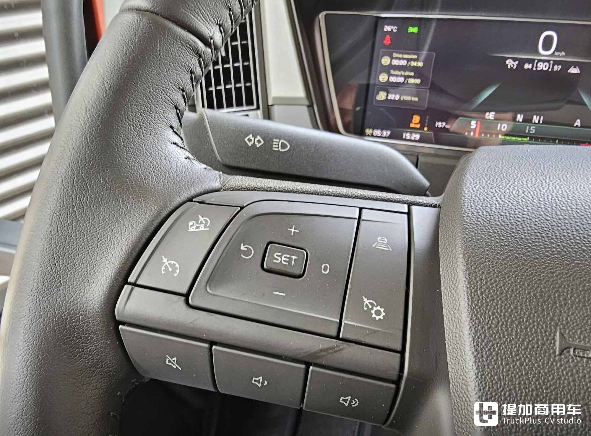 全车空气悬挂,生活设施丰富,顶配的沃尔沃FM 380 6x2载货车了解一下 - 第29张 - 提加商用车网 全车空气悬挂,生活设施丰富,顶配的沃尔沃FM 380 6x2载货车了解一下 - 第29张