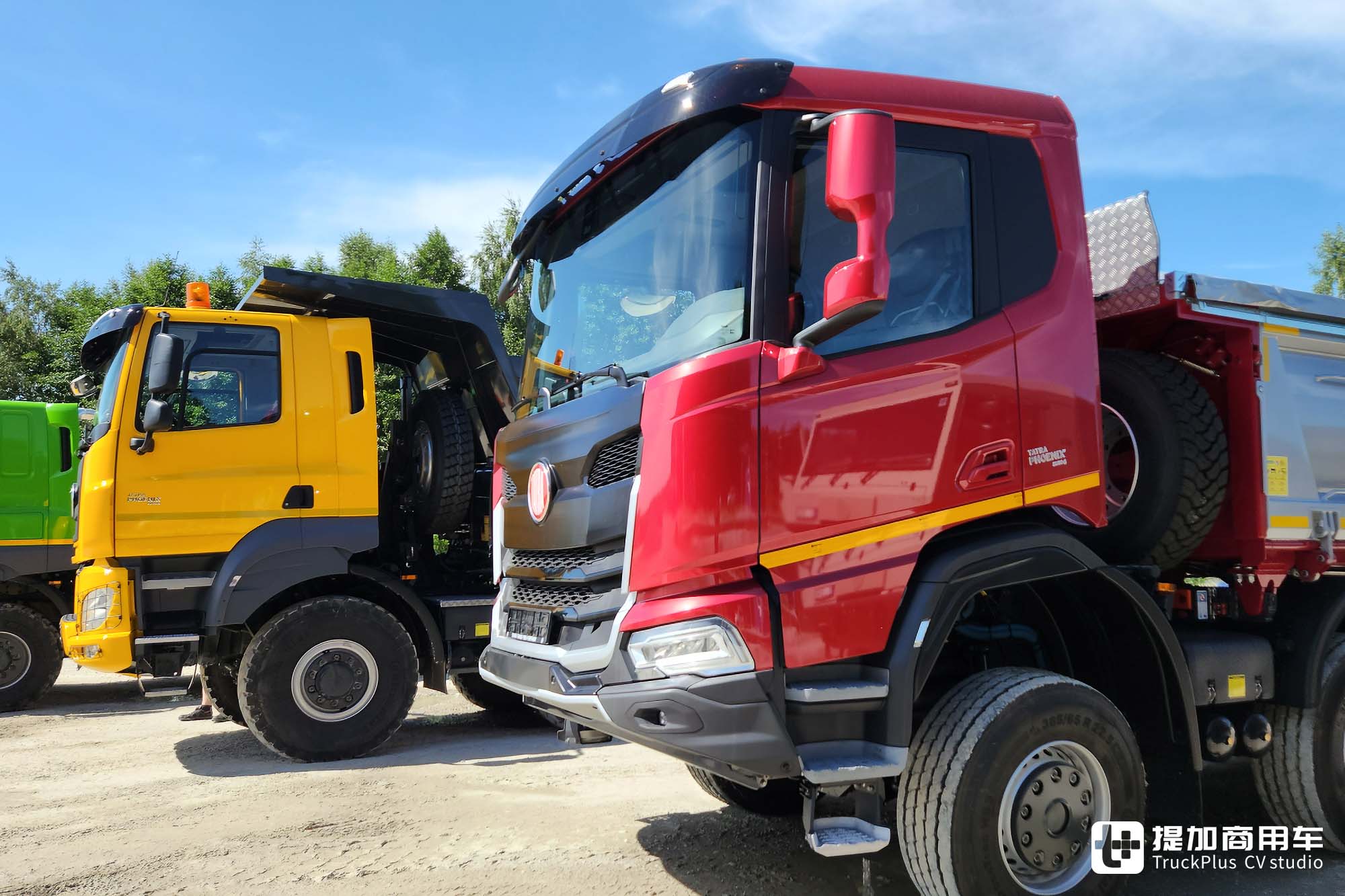 中央脊管车架+摆动半轴,配双联屏内饰,新一代太脱拉Phoenix凤凰实拍 - 第3张 - 提加商用车网 中央脊管车架+摆动半轴,配双联屏内饰,新一代太脱拉Phoenix凤凰实拍 - 第3张