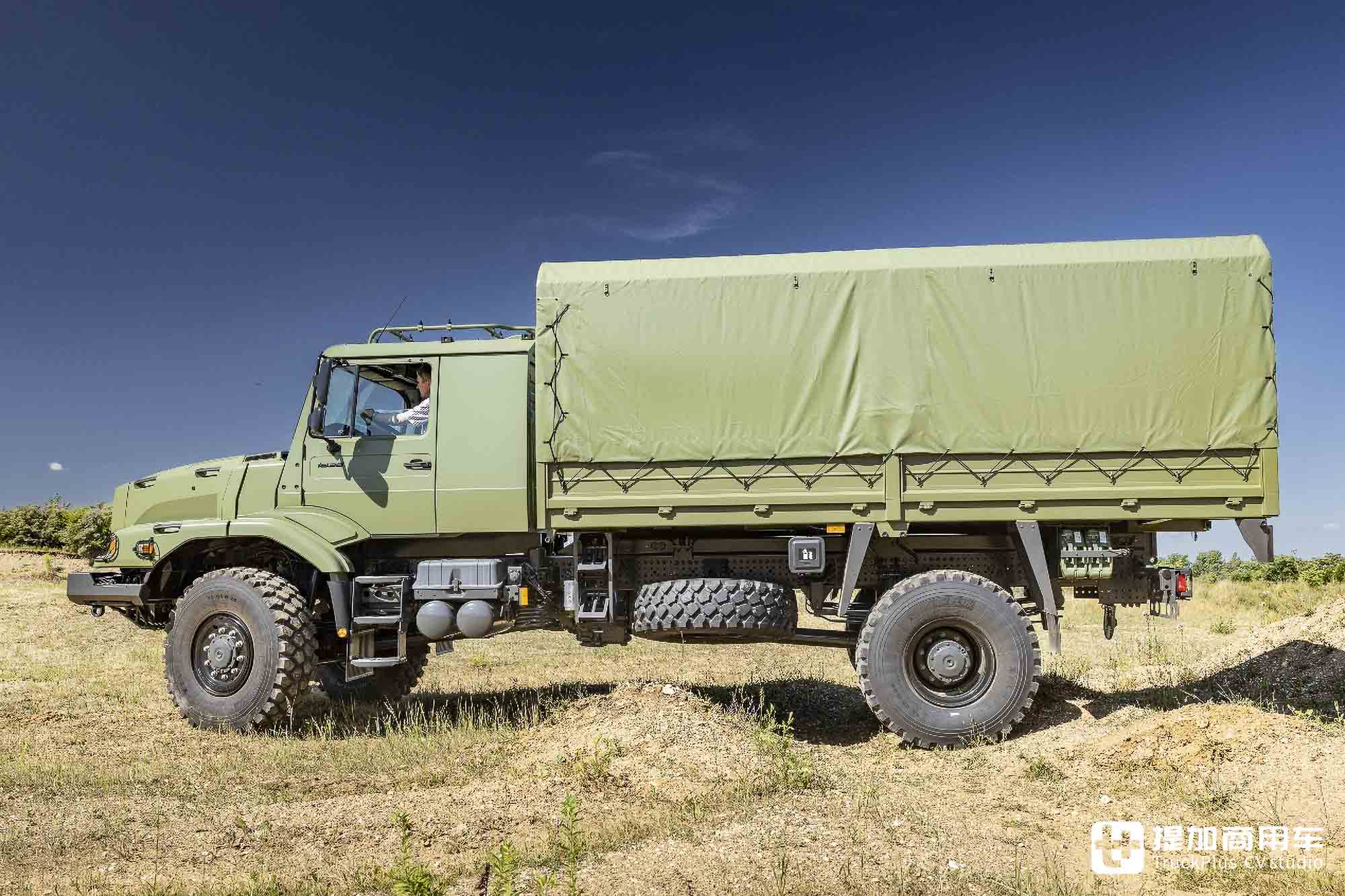 Zetros 8x8防弹车型、乌尼莫克4x4底盘亮相,Eurosatory防务展奔驰展品抢先看 - 第6张 - 提加商用车网 Zetros 8x8防弹车型、乌尼莫克4x4底盘亮相,Eurosatory防务展奔驰展品抢先看 - 第6张