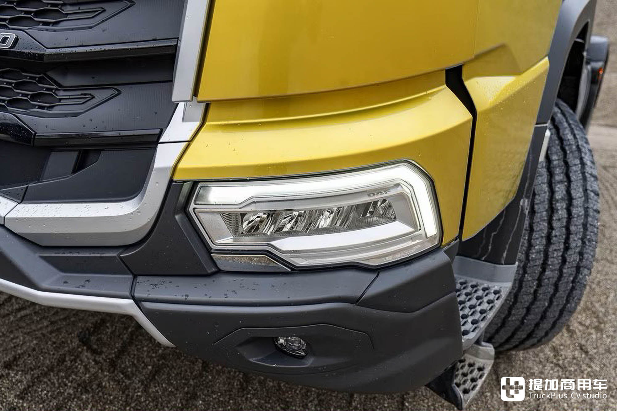 是牵引车也是工程车,公路&越野性能都强悍,达夫XFC工程牵引车实拍 - 第6张 - 提加商用车网 是牵引车也是工程车,公路&越野性能都强悍,达夫XFC工程牵引车实拍 - 第6张
