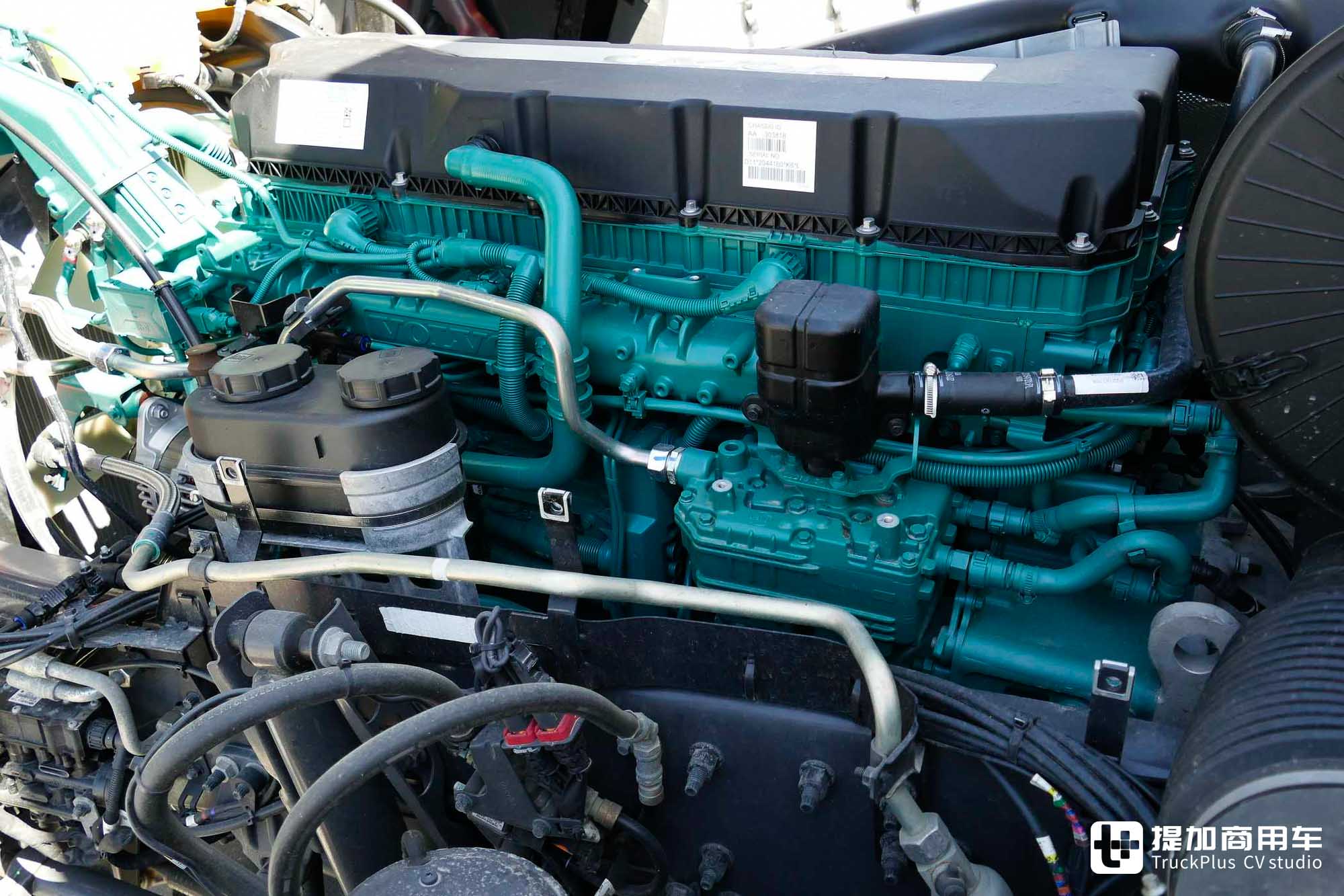 全车空气悬挂,生活设施丰富,顶配的沃尔沃FM 380 6x2载货车了解一下 - 第9张 - 提加商用车网 全车空气悬挂,生活设施丰富,顶配的沃尔沃FM 380 6x2载货车了解一下 - 第9张