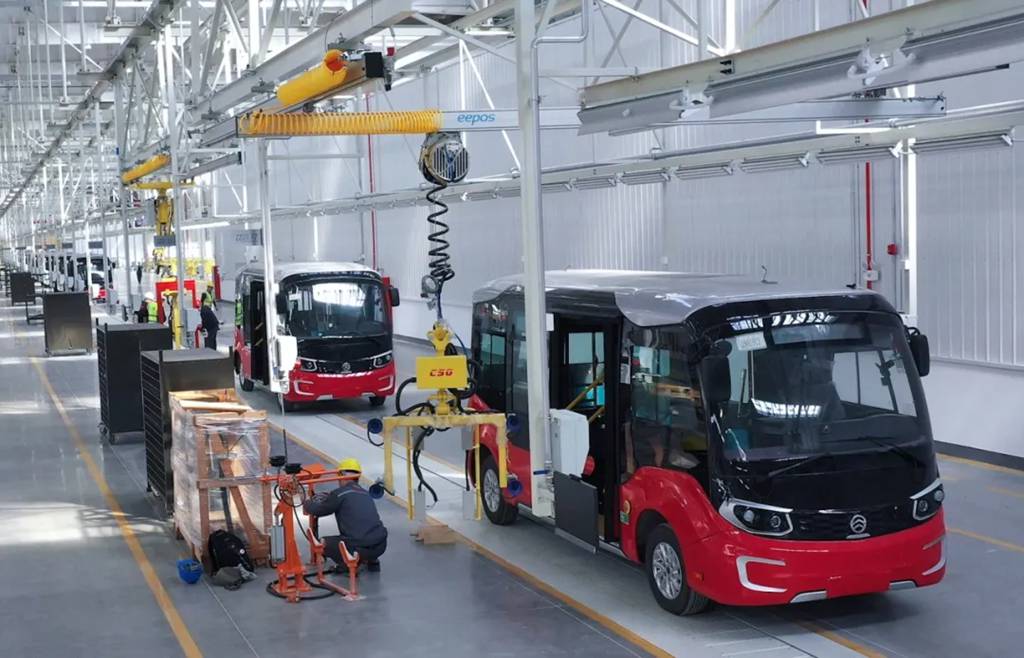 向海图强,金旅客车于一路披荆斩棘中收获精彩 - 第4张 - 提加商用车网 向海图强,金旅客车于一路披荆斩棘中收获精彩 - 第4张