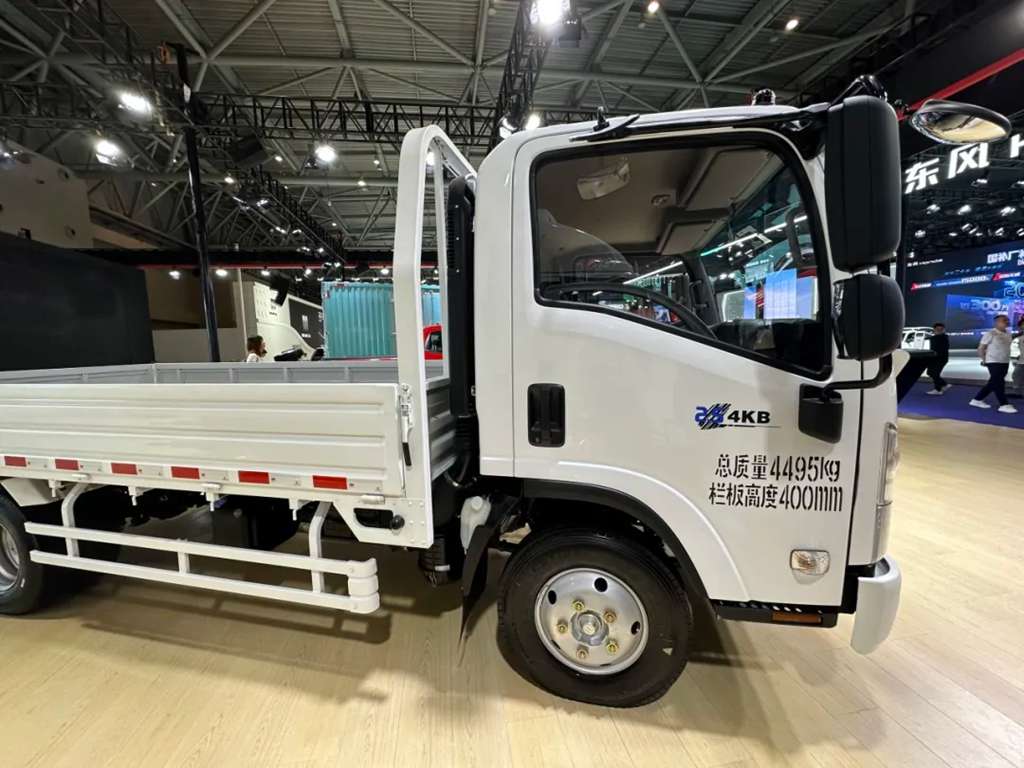 庆铃五十铃kv100丨新手都能“闭眼入”,干活不挑放心赚! - 第2张 - 提加商用车网 庆铃五十铃kv100丨新手都能“闭眼入”,干活不挑放心赚! - 第2张