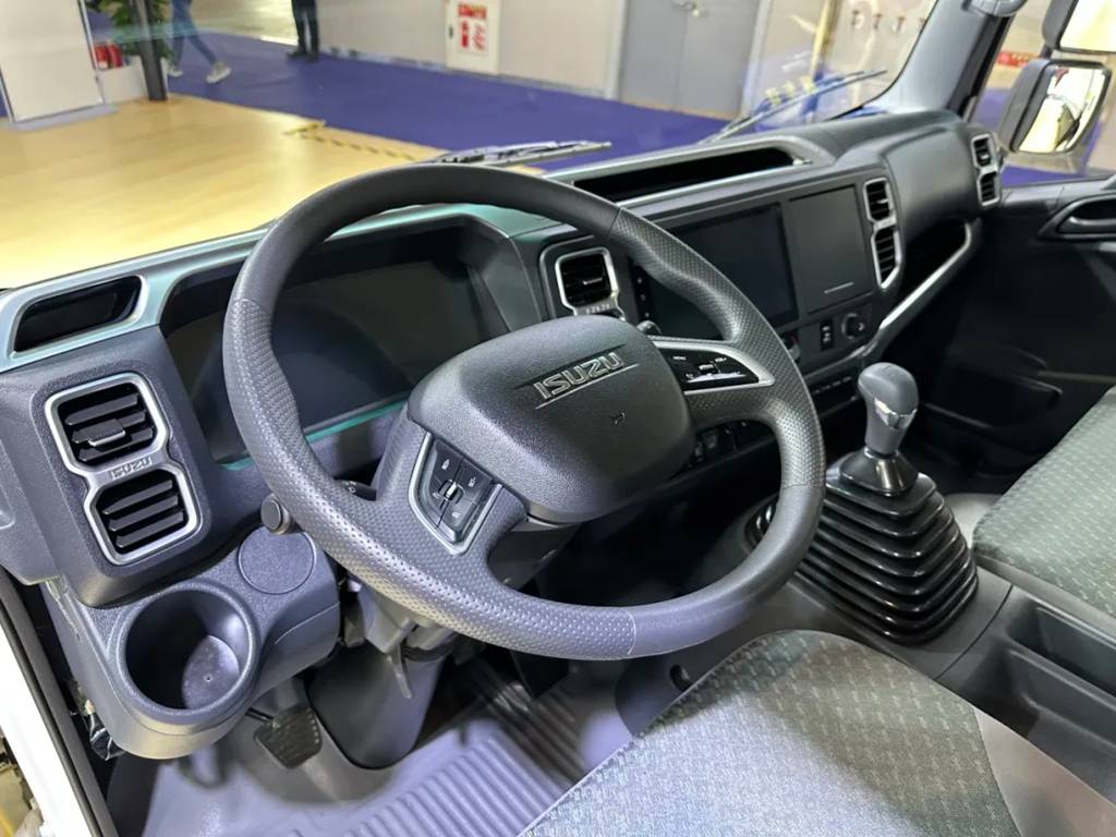 庆铃五十铃kv100丨新手都能“闭眼入”,干活不挑放心赚! - 第7张 - 提加商用车网 庆铃五十铃kv100丨新手都能“闭眼入”,干活不挑放心赚! - 第7张