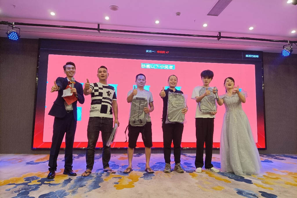 四大领先!乘龙H5创富版330大马力绿通车南宁上市 - 第6张 - 提加商用车网 四大领先!乘龙H5创富版330大马力绿通车南宁上市 - 第6张