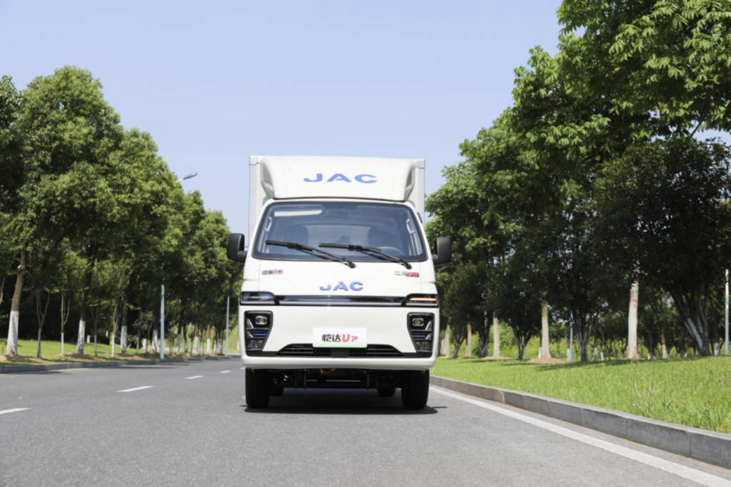 “新”意十足 高颜值纯电轿卡江淮1卡恺达U7来啦! - 第1张 - 提加商用车网 “新”意十足 高颜值纯电轿卡江淮1卡恺达U7来啦! - 第1张