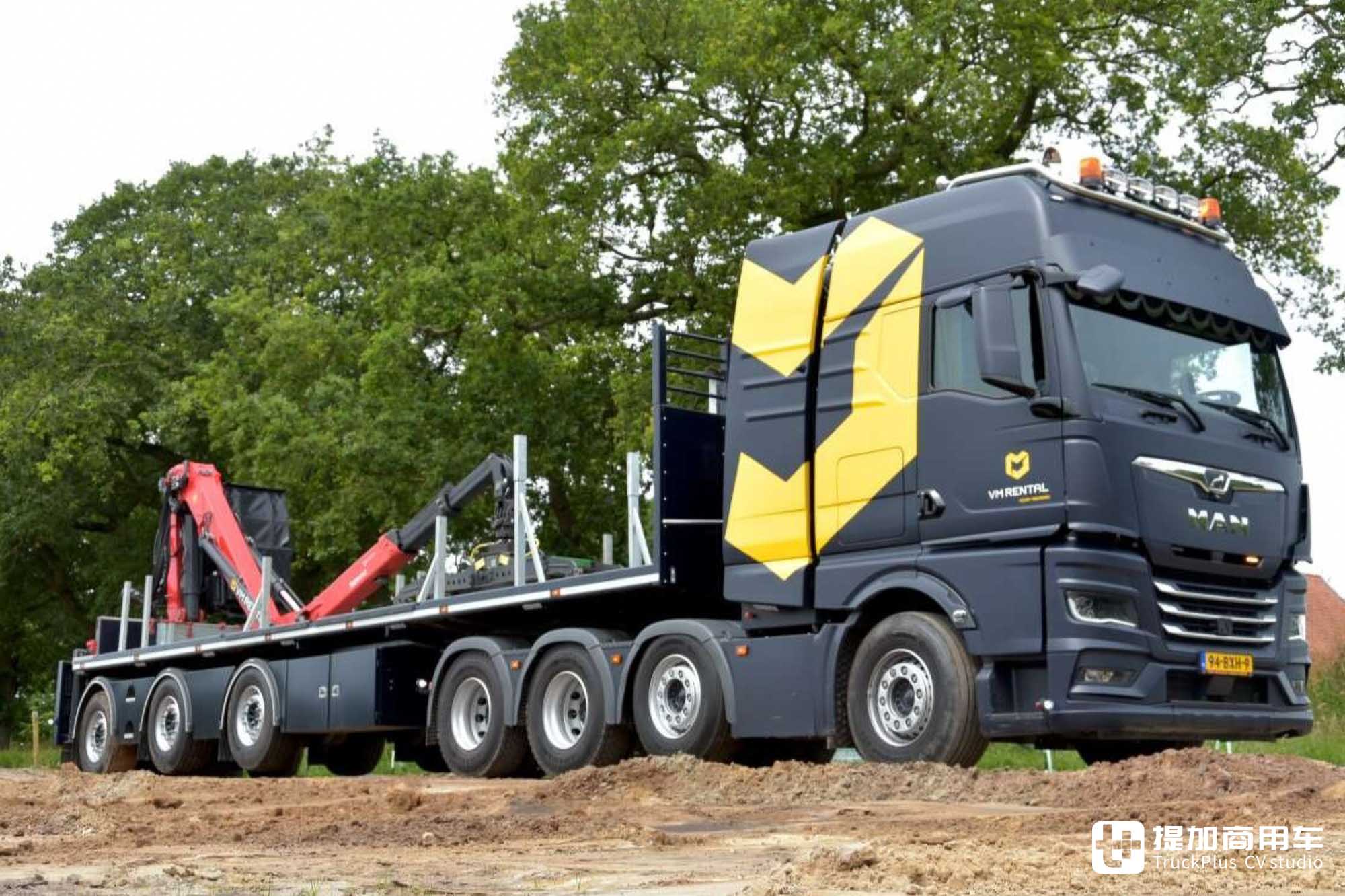 1:1比例的RC遥控车?可遥控行驶的庞然大物,这台曼恩TGX大件车不一般 - 第1张 - 提加商用车网 1:1比例的RC遥控车?可遥控行驶的庞然大物,这台曼恩TGX大件车不一般 - 第1张