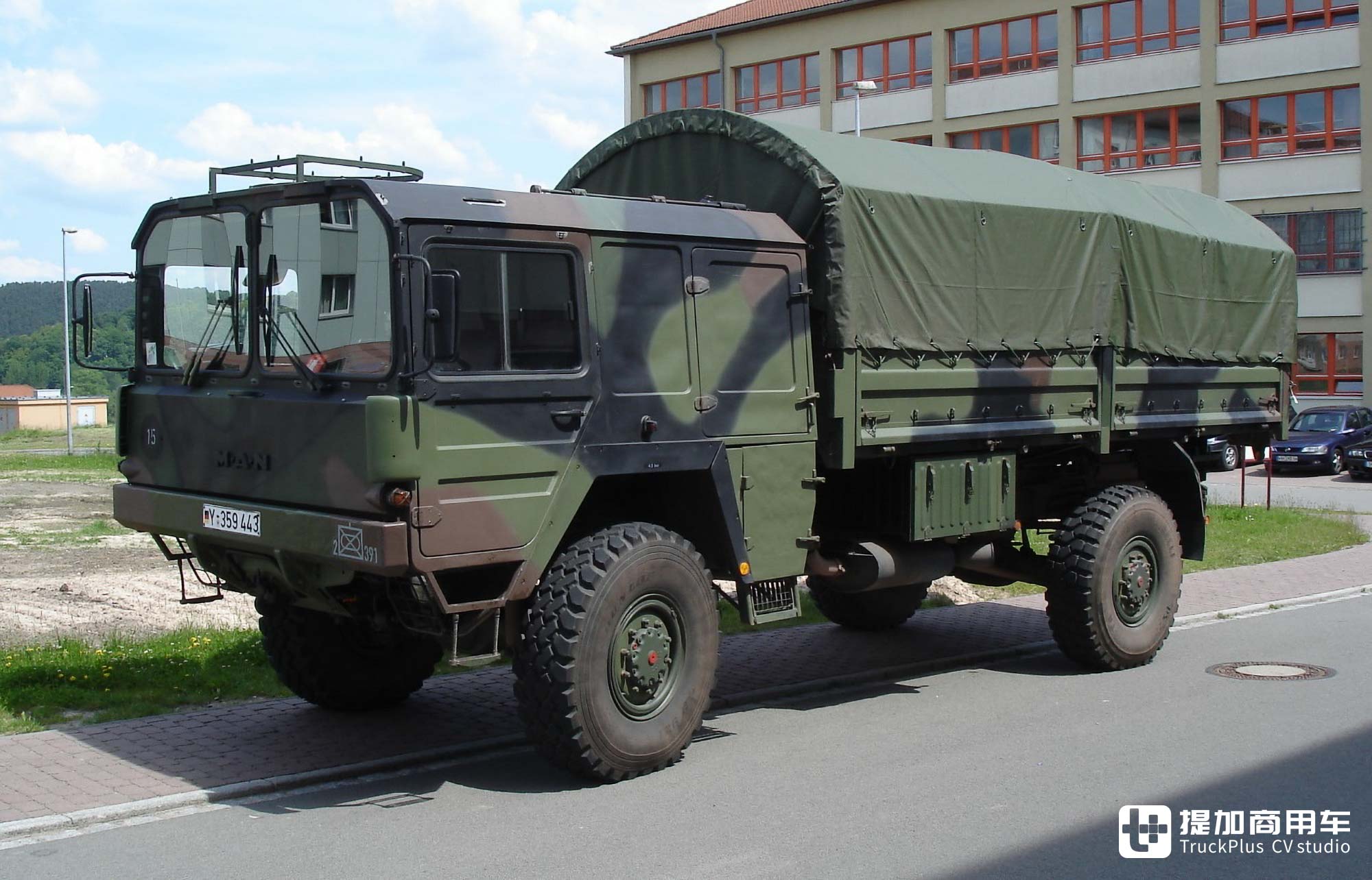 退役军卡当大件车?8x8全驱+液力变矩器,曼恩KAT 2军卡大件车实拍 - 第1张 - 提加商用车网 退役军卡当大件车?8x8全驱+液力变矩器,曼恩KAT 2军卡大件车实拍 - 第1张