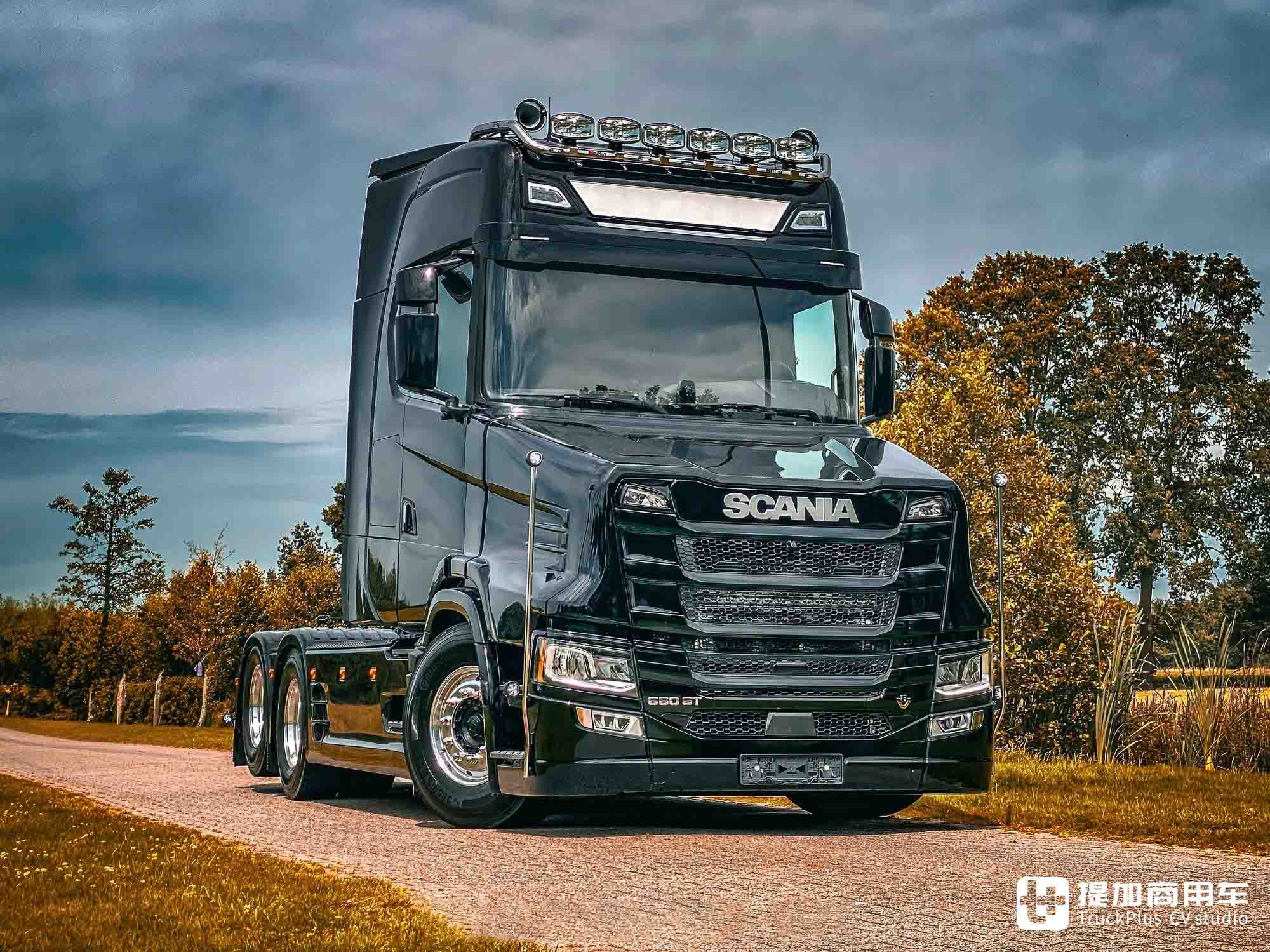 致敬3系长头卡车,搭载V8发动机,斯堪尼亚R 660爆改长头牵引车 - 第5张 - 提加商用车网 致敬3系长头卡车,搭载V8发动机,斯堪尼亚R 660爆改长头牵引车 - 第5张