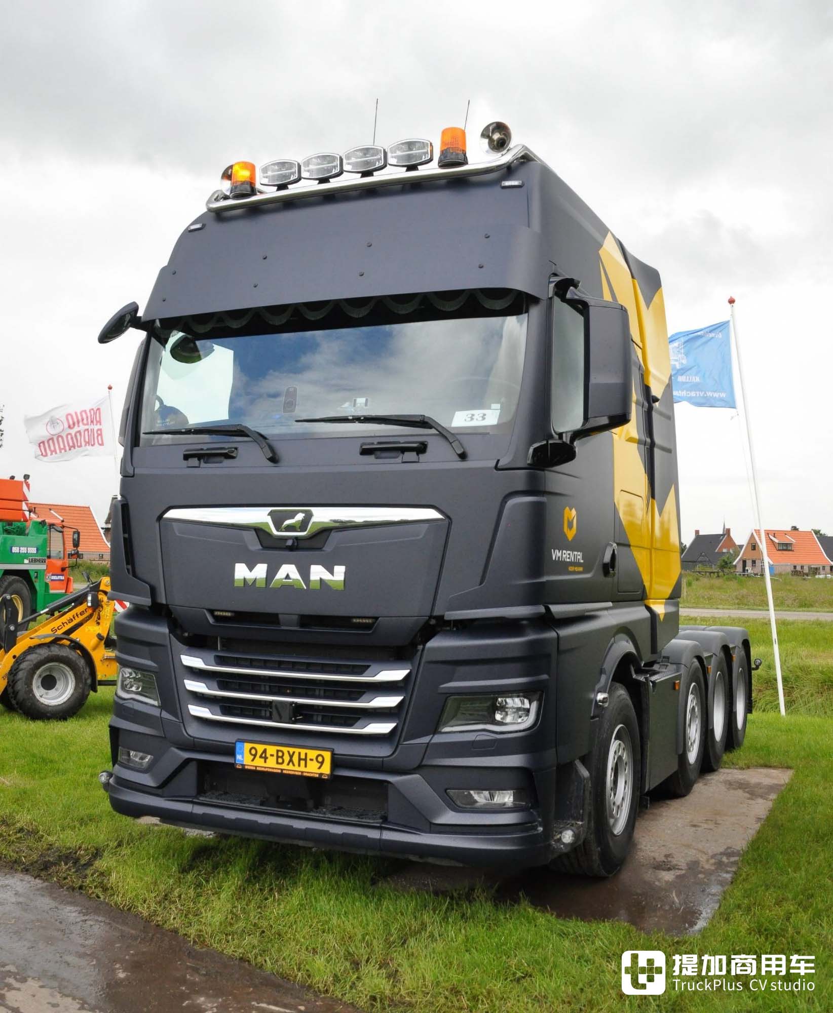 1:1比例的RC遥控车?可遥控行驶的庞然大物,这台曼恩TGX大件车不一般 - 第7张 - 提加商用车网 1:1比例的RC遥控车?可遥控行驶的庞然大物,这台曼恩TGX大件车不一般 - 第7张