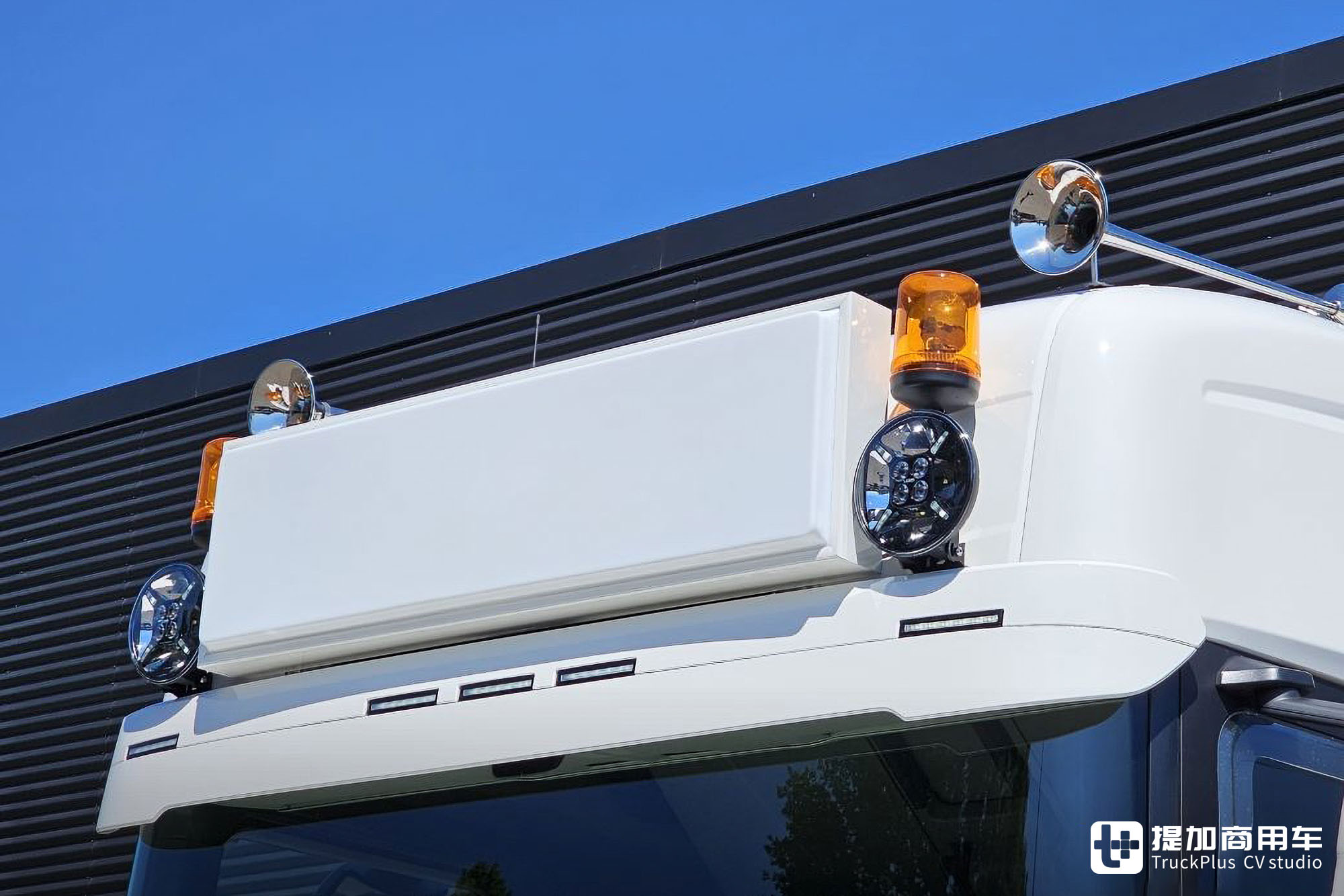 致敬3系长头卡车,搭载V8发动机,斯堪尼亚R 660爆改长头牵引车 - 第10张 - 提加商用车网 致敬3系长头卡车,搭载V8发动机,斯堪尼亚R 660爆改长头牵引车 - 第10张