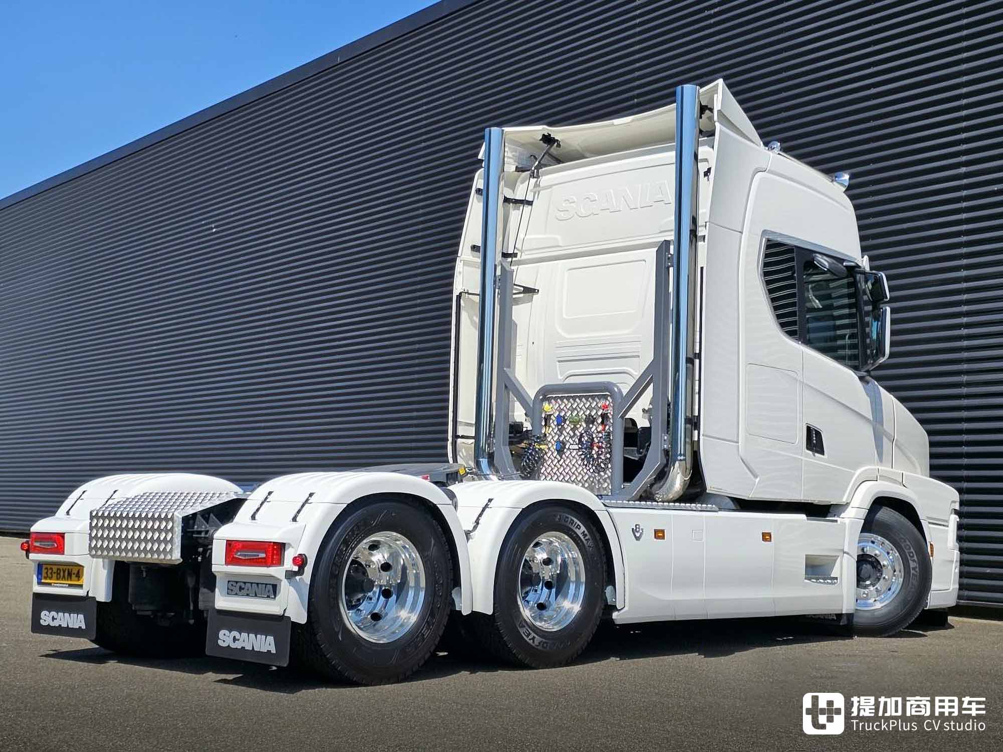 致敬3系长头卡车,搭载V8发动机,斯堪尼亚R 660爆改长头牵引车 - 第12张 - 提加商用车网 致敬3系长头卡车,搭载V8发动机,斯堪尼亚R 660爆改长头牵引车 - 第12张