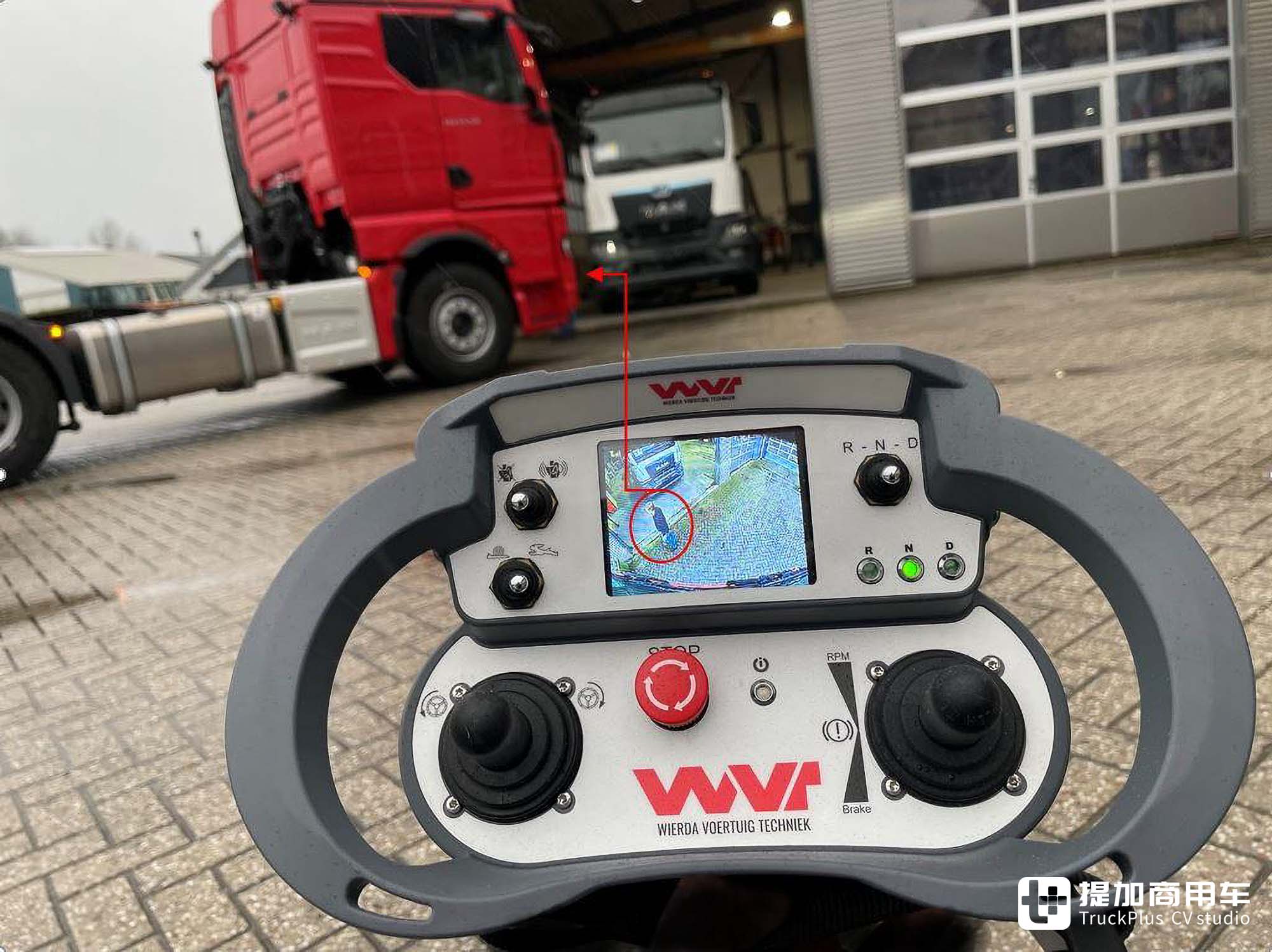 1:1比例的RC遥控车?可遥控行驶的庞然大物,这台曼恩TGX大件车不一般 - 第14张 - 提加商用车网 1:1比例的RC遥控车?可遥控行驶的庞然大物,这台曼恩TGX大件车不一般 - 第14张