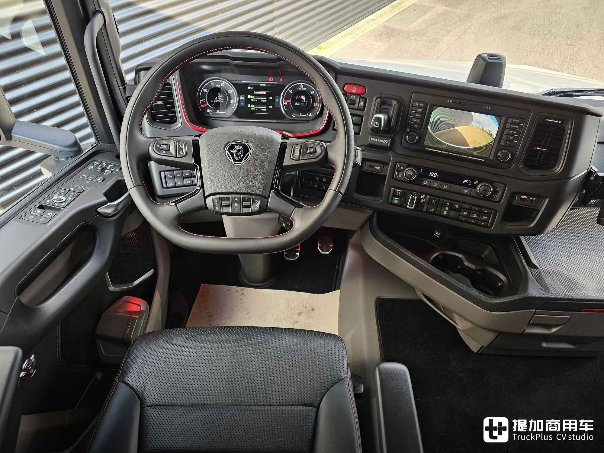 致敬3系长头卡车,搭载V8发动机,斯堪尼亚R 660爆改长头牵引车 - 第16张 - 提加商用车网 致敬3系长头卡车,搭载V8发动机,斯堪尼亚R 660爆改长头牵引车 - 第16张