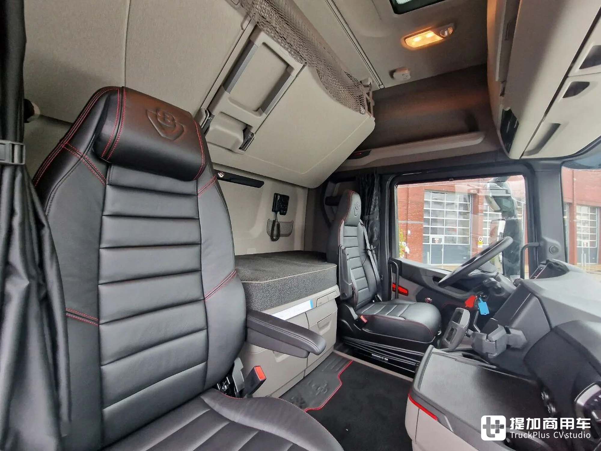 致敬3系长头卡车,搭载V8发动机,斯堪尼亚R 660爆改长头牵引车 - 第18张 - 提加商用车网 致敬3系长头卡车,搭载V8发动机,斯堪尼亚R 660爆改长头牵引车 - 第18张