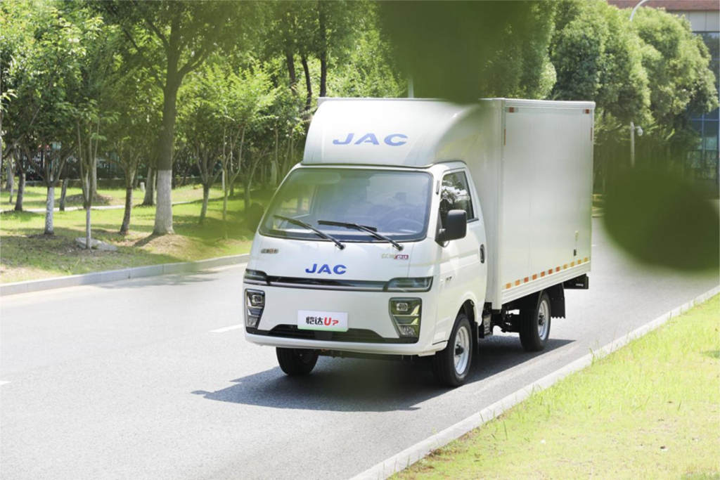 “新”意十足 高颜值纯电轿卡江淮1卡恺达U7来啦! - 第5张 - 提加商用车网 “新”意十足 高颜值纯电轿卡江淮1卡恺达U7来啦! - 第5张