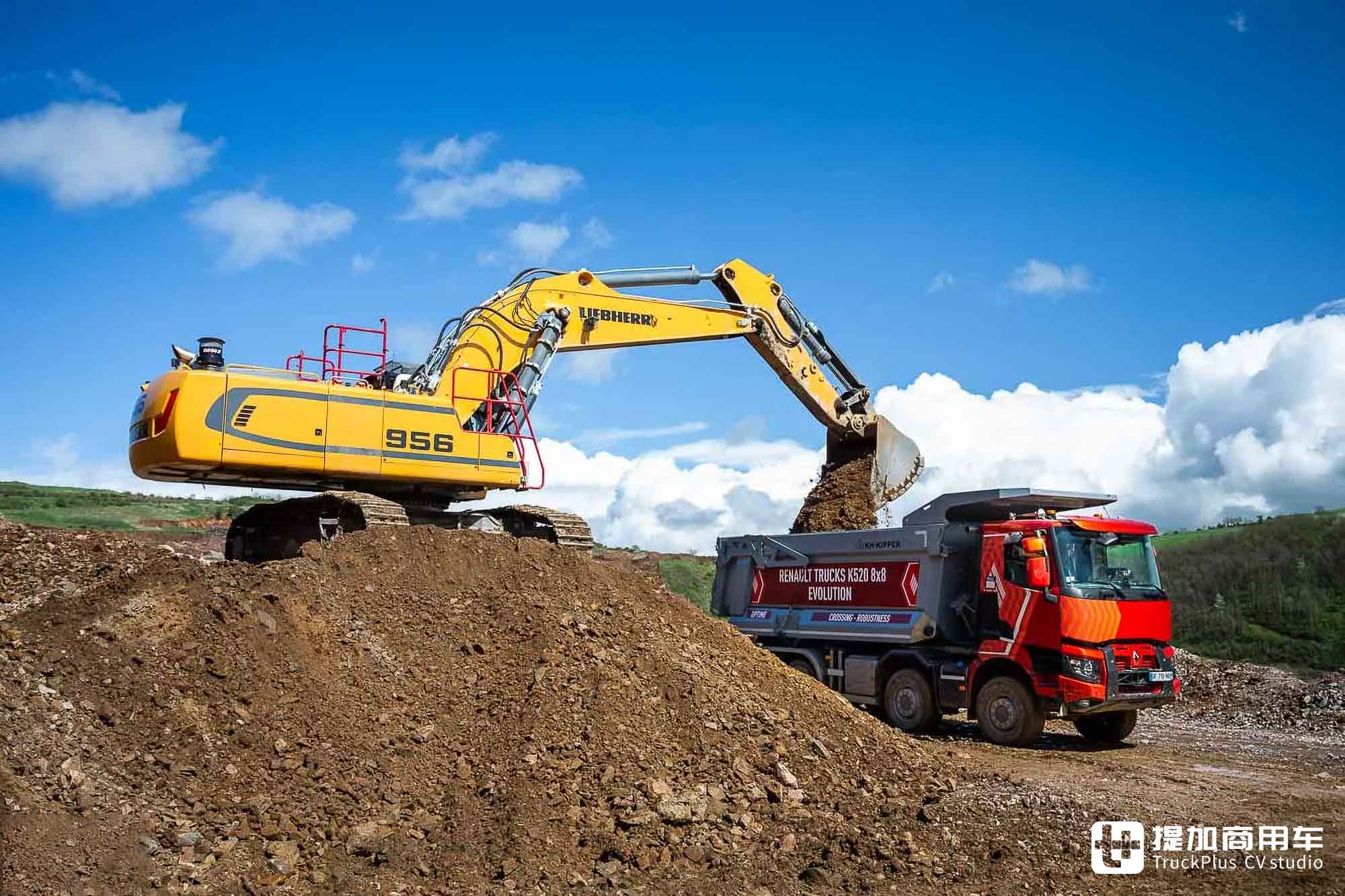 8x8全驱,独特外观设计+扎实底盘配置,雷诺K 520矿用自卸车了解一下 - 第1张 - 提加商用车网 8x8全驱,独特外观设计+扎实底盘配置,雷诺K 520矿用自卸车了解一下 - 第1张