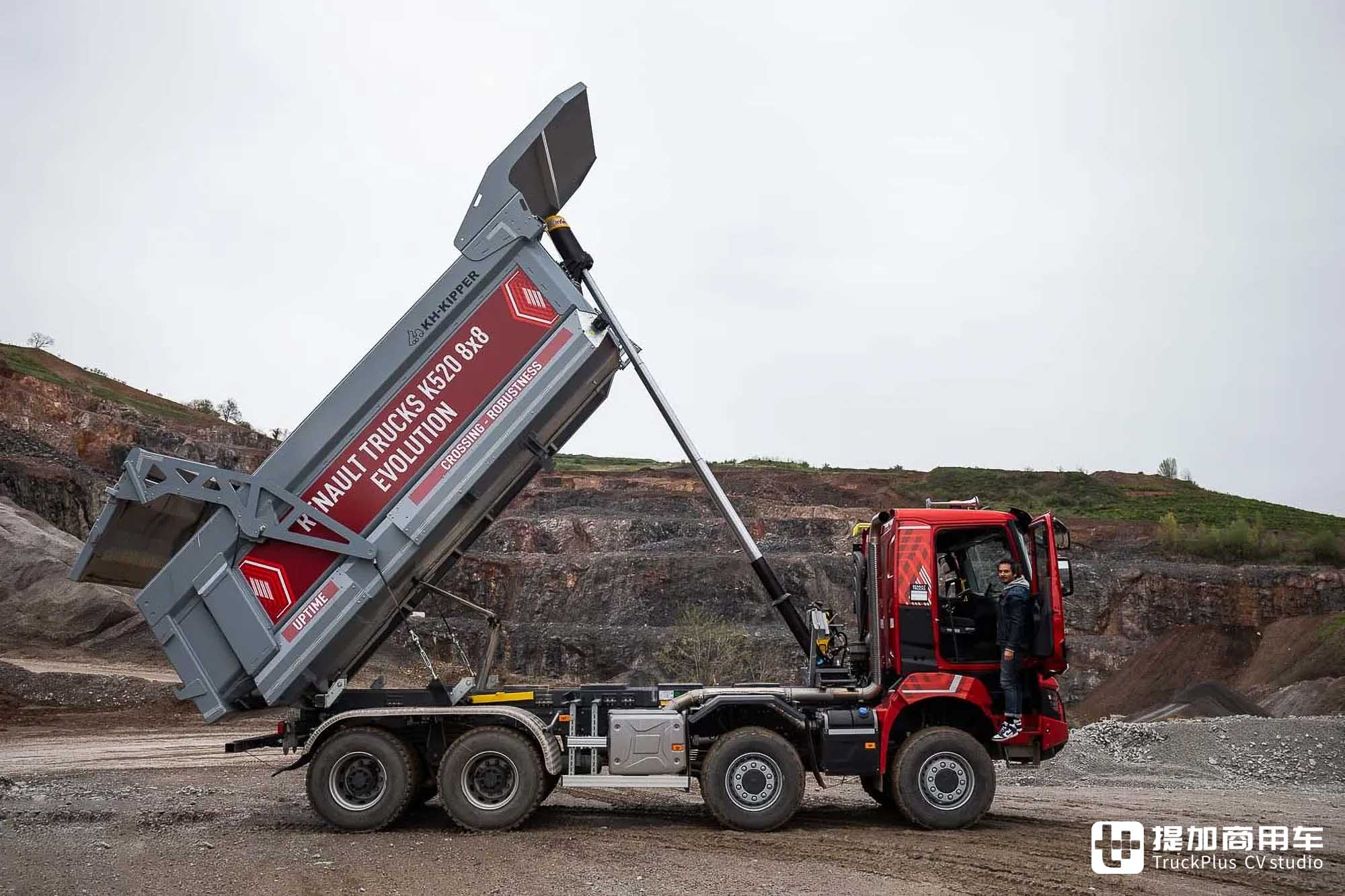 8x8全驱,独特外观设计+扎实底盘配置,雷诺K 520矿用自卸车了解一下 - 第11张 - 提加商用车网 8x8全驱,独特外观设计+扎实底盘配置,雷诺K 520矿用自卸车了解一下 - 第11张