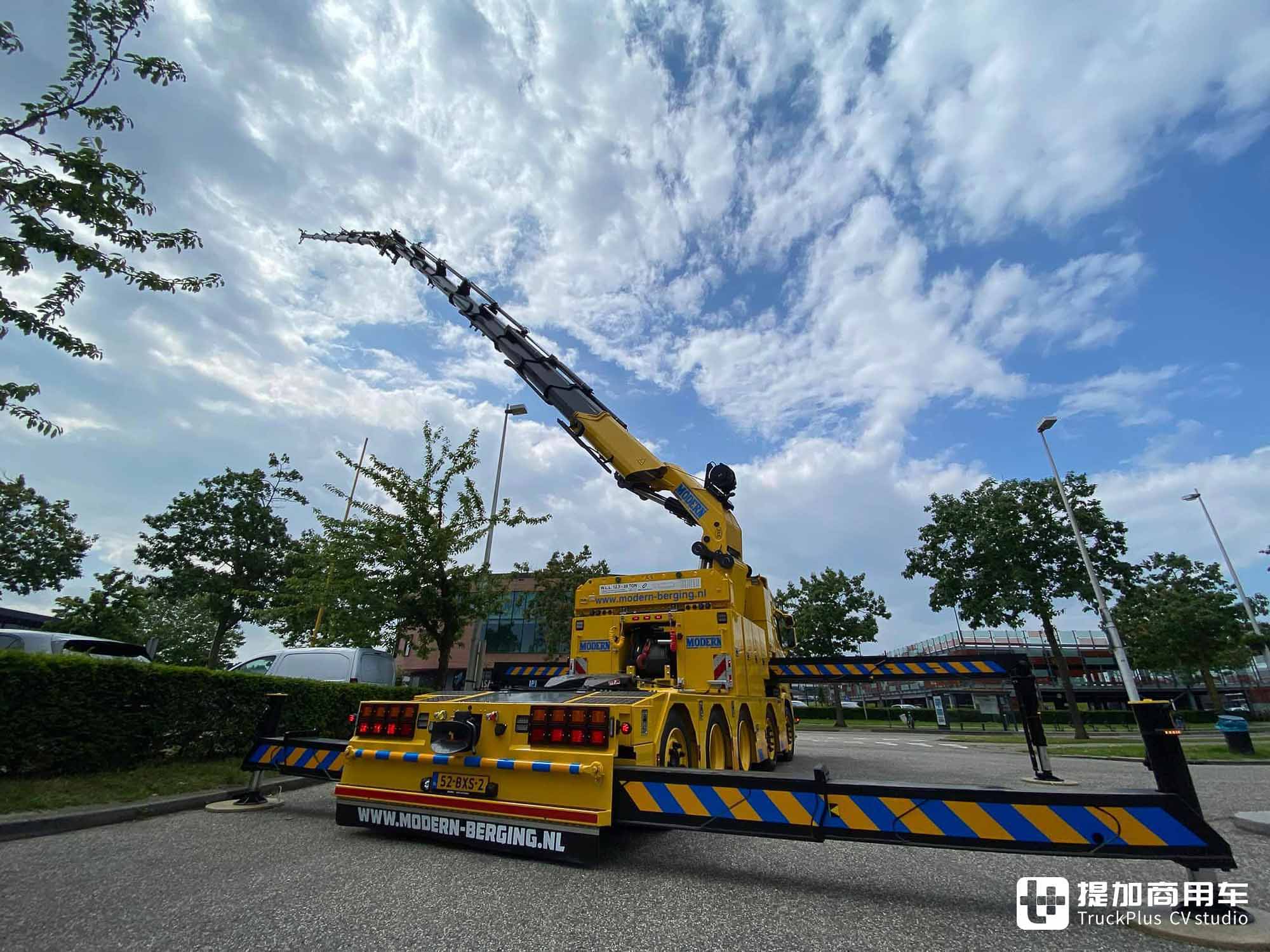 随车吊秒变五轴牵引车,10米级车身+Super动力链,斯堪尼亚R 560随车吊实拍 - 第13张 - 提加商用车网 随车吊秒变五轴牵引车,10米级车身+Super动力链,斯堪尼亚R 560随车吊实拍 - 第13张
