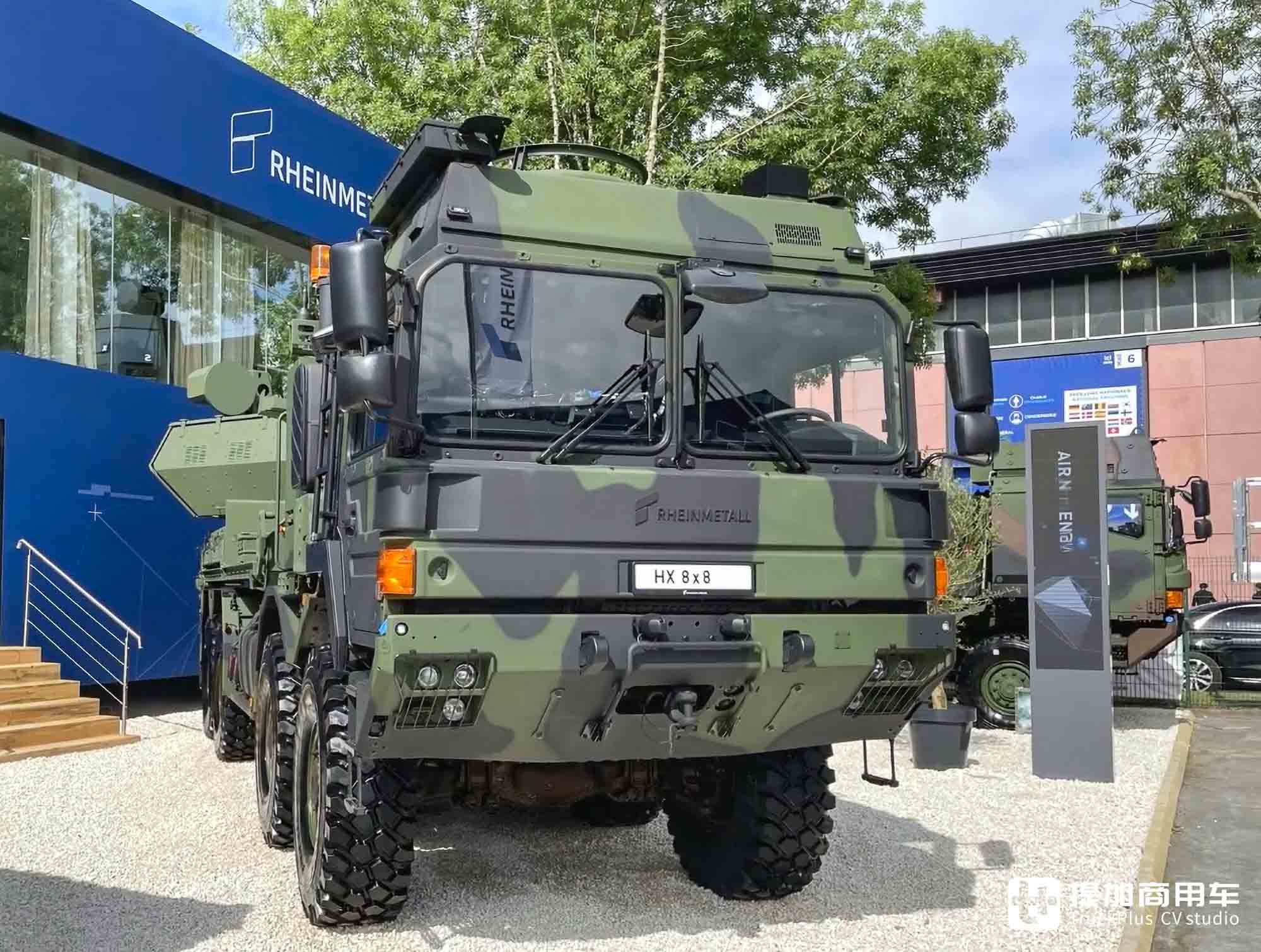 “敞篷”斯堪尼亚军卡、防弹沃尔沃8x8亮相,带你看Eurosatory防务展上的军用卡车 - 第2张 - 提加商用车网 “敞篷”斯堪尼亚军卡、防弹沃尔沃8x8亮相,带你看Eurosatory防务展上的军用卡车 - 第2张