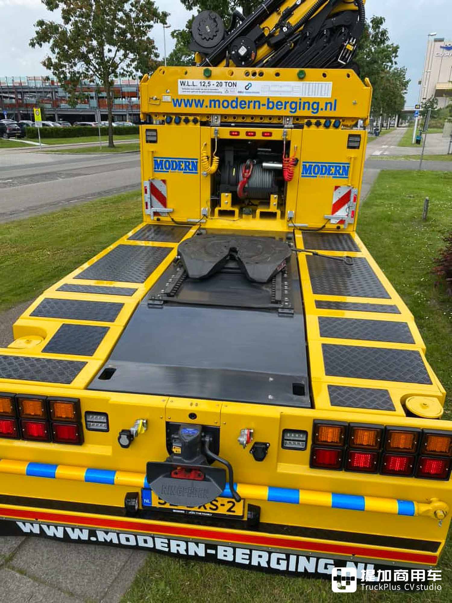 随车吊秒变五轴牵引车,10米级车身+Super动力链,斯堪尼亚R 560随车吊实拍 - 第22张 - 提加商用车网 随车吊秒变五轴牵引车,10米级车身+Super动力链,斯堪尼亚R 560随车吊实拍 - 第22张