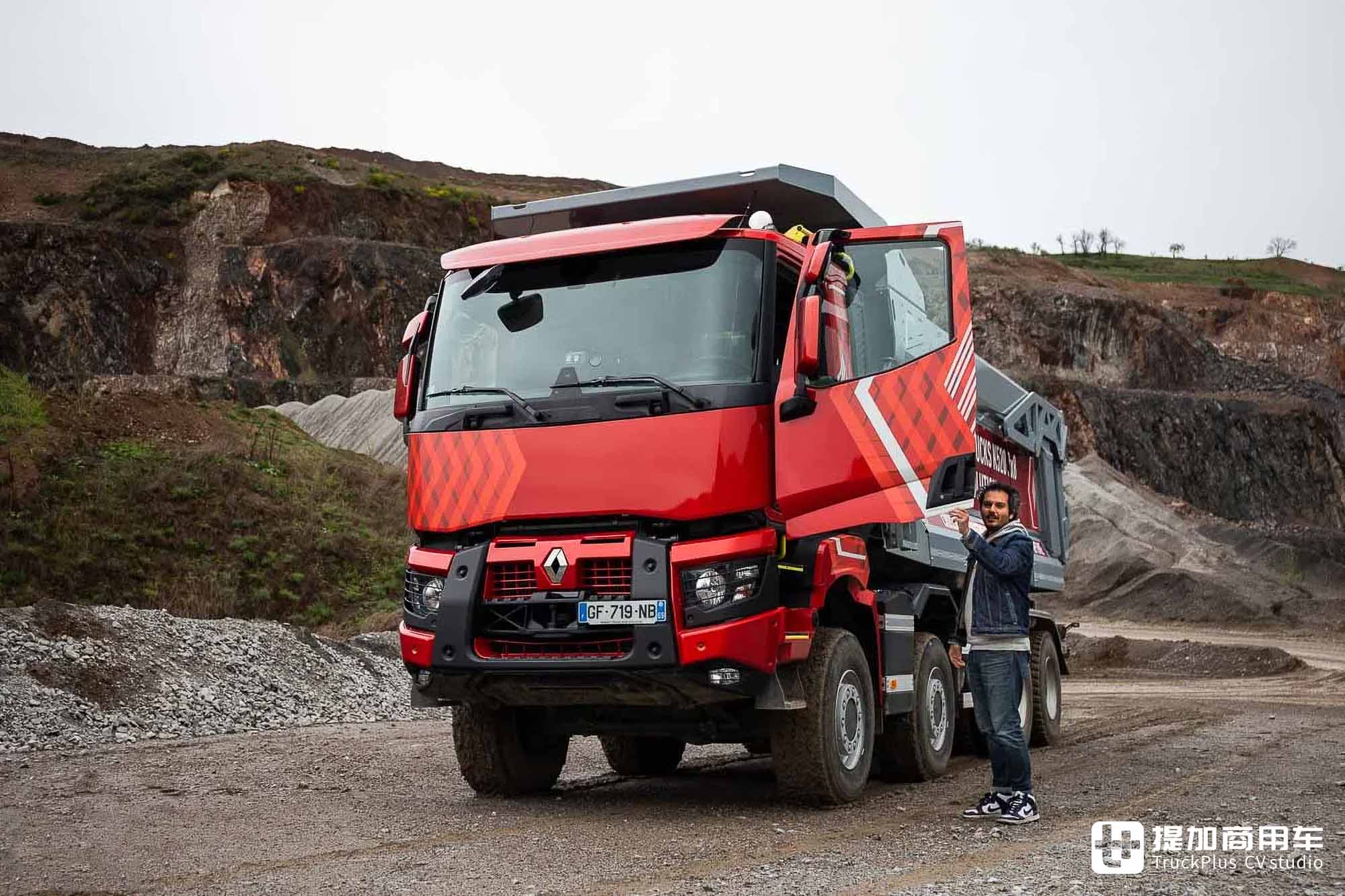 8x8全驱,独特外观设计+扎实底盘配置,雷诺K 520矿用自卸车了解一下 - 第3张 - 提加商用车网 8x8全驱,独特外观设计+扎实底盘配置,雷诺K 520矿用自卸车了解一下 - 第3张