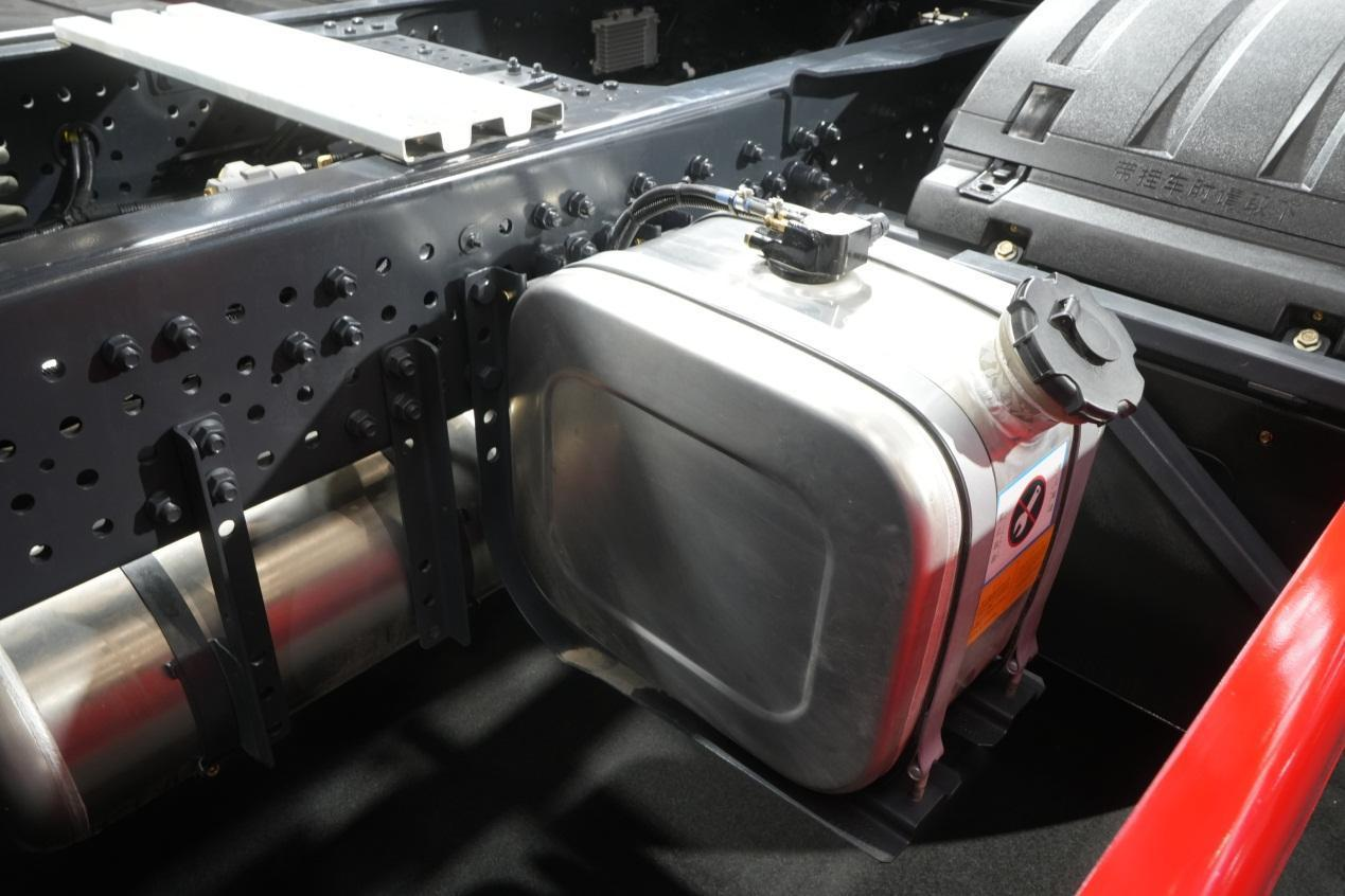 动力十足,省气高效——运输好车型上汽红岩杰虎H6燃气重卡赚钱快人一步 - 第3张 - 提加商用车网 动力十足,省气高效——运输好车型上汽红岩杰虎H6燃气重卡赚钱快人一步 - 第3张