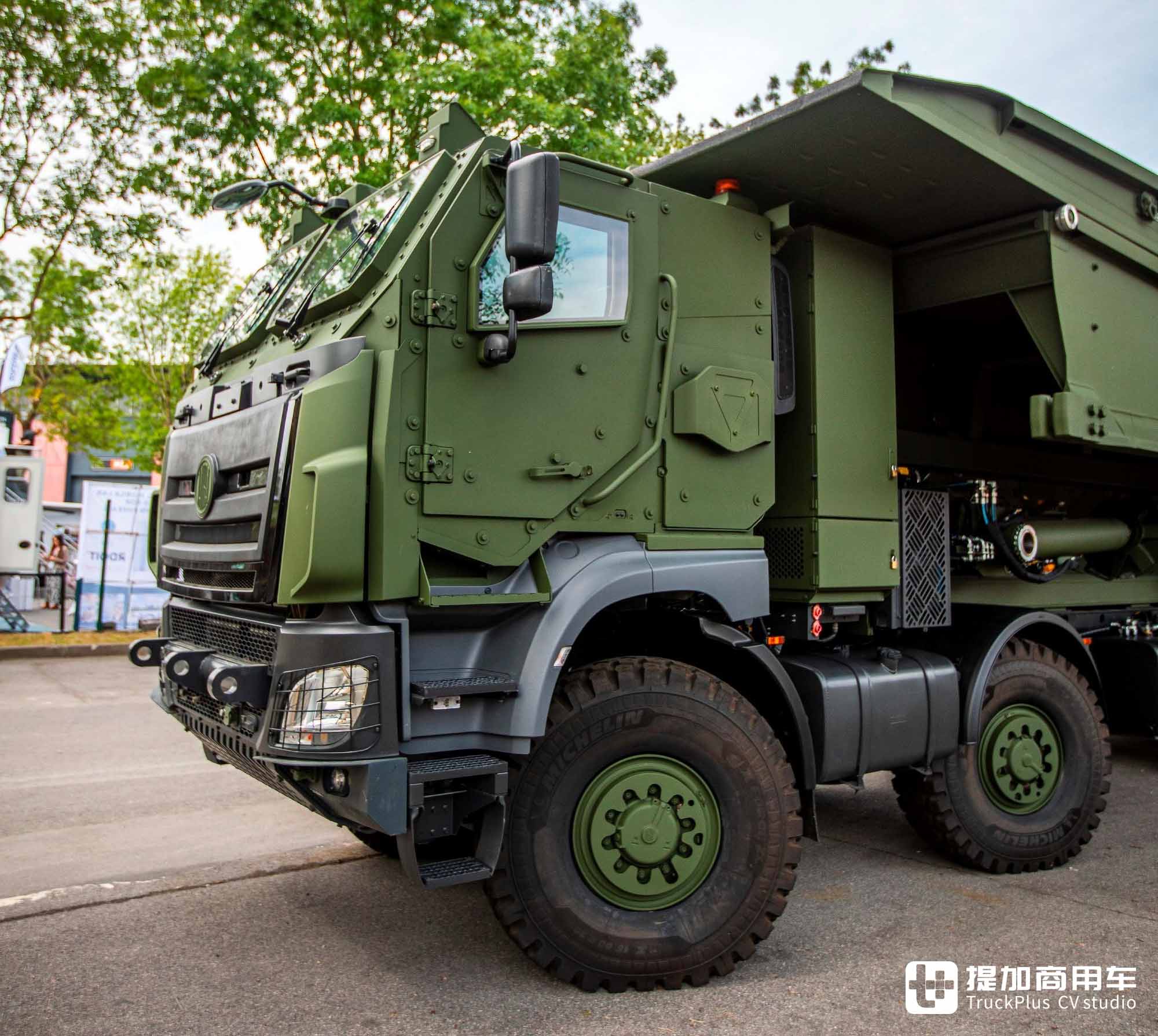“敞篷”斯堪尼亚军卡、防弹沃尔沃8x8亮相,带你看Eurosatory防务展上的军用卡车 - 第30张 - 提加商用车网 “敞篷”斯堪尼亚军卡、防弹沃尔沃8x8亮相,带你看Eurosatory防务展上的军用卡车 - 第30张