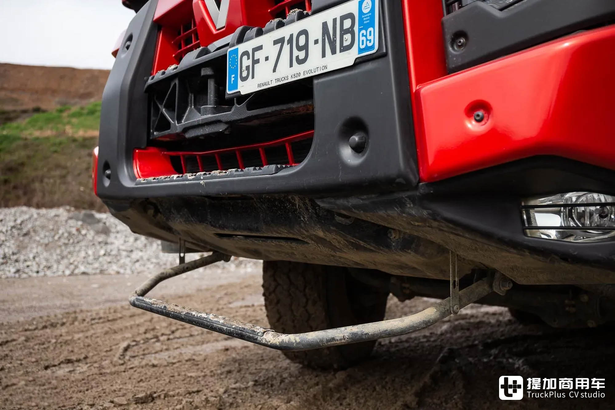 8x8全驱,独特外观设计+扎实底盘配置,雷诺K 520矿用自卸车了解一下 - 第4张 - 提加商用车网 8x8全驱,独特外观设计+扎实底盘配置,雷诺K 520矿用自卸车了解一下 - 第4张