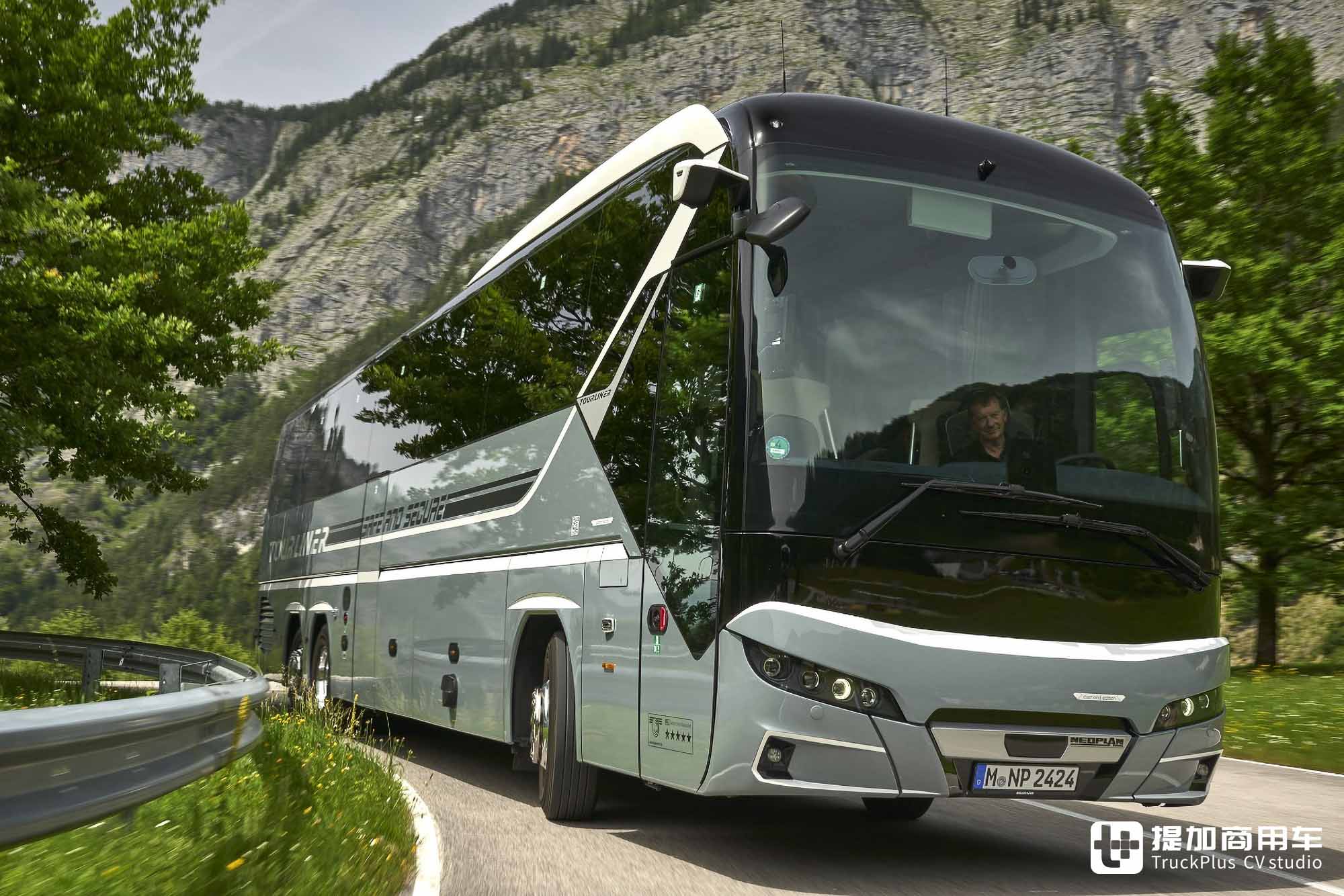 豪华度到位,安全性大升级,带你体验最新款尼奥普兰Tourliner L豪华大巴 - 第4张 - 提加商用车网 豪华度到位,安全性大升级,带你体验最新款尼奥普兰Tourliner L豪华大巴 - 第4张