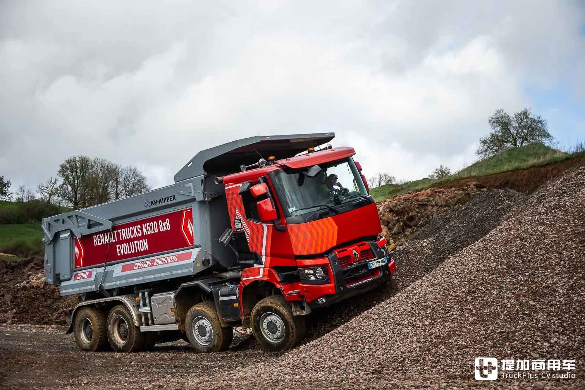 8x8全驱,独特外观设计+扎实底盘配置,雷诺K 520矿用自卸车了解一下 - 第7张 - 提加商用车网 8x8全驱,独特外观设计+扎实底盘配置,雷诺K 520矿用自卸车了解一下 - 第7张