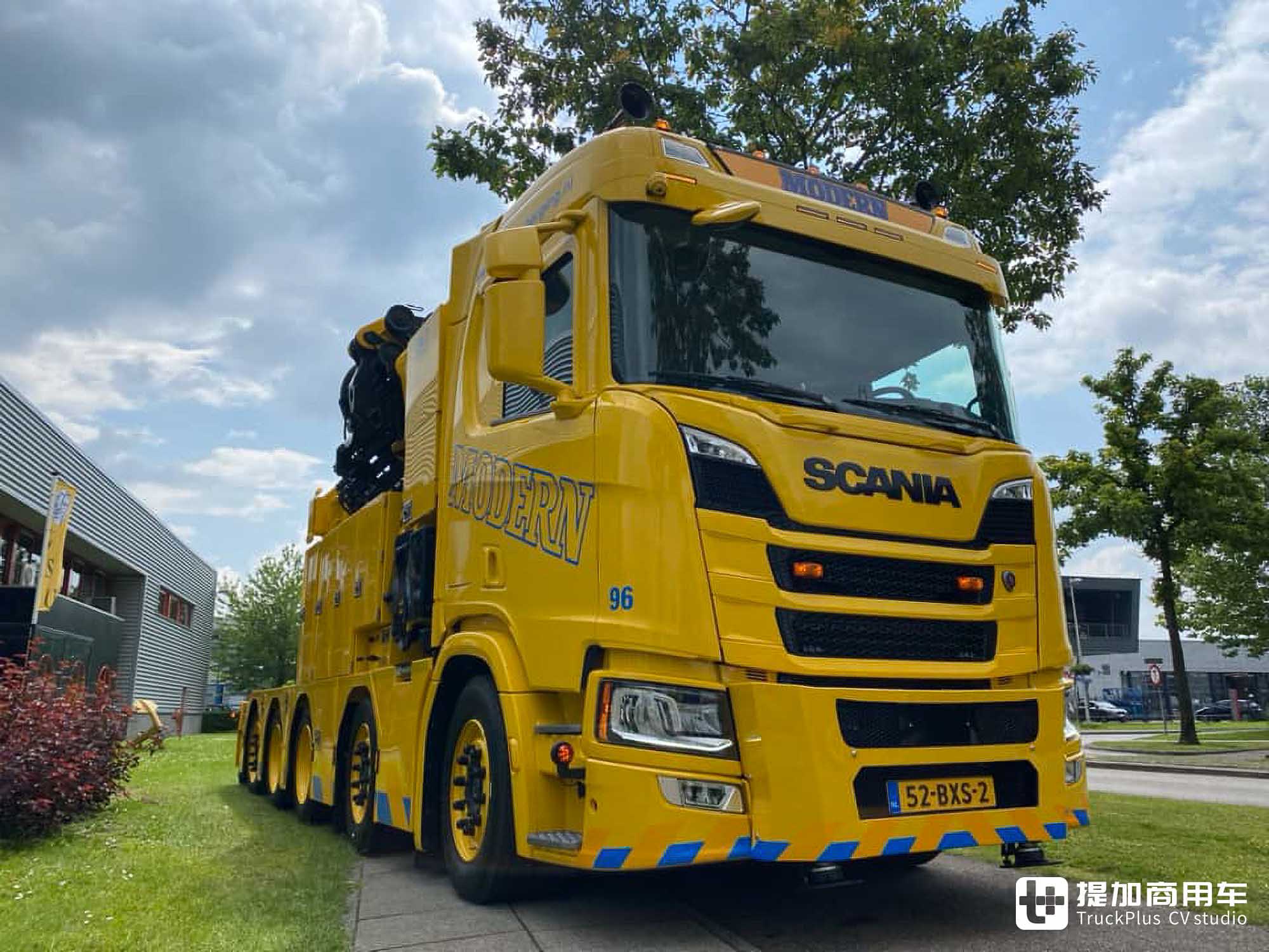 随车吊秒变五轴牵引车,10米级车身+Super动力链,斯堪尼亚R 560随车吊实拍 - 第8张 - 提加商用车网 随车吊秒变五轴牵引车,10米级车身+Super动力链,斯堪尼亚R 560随车吊实拍 - 第8张