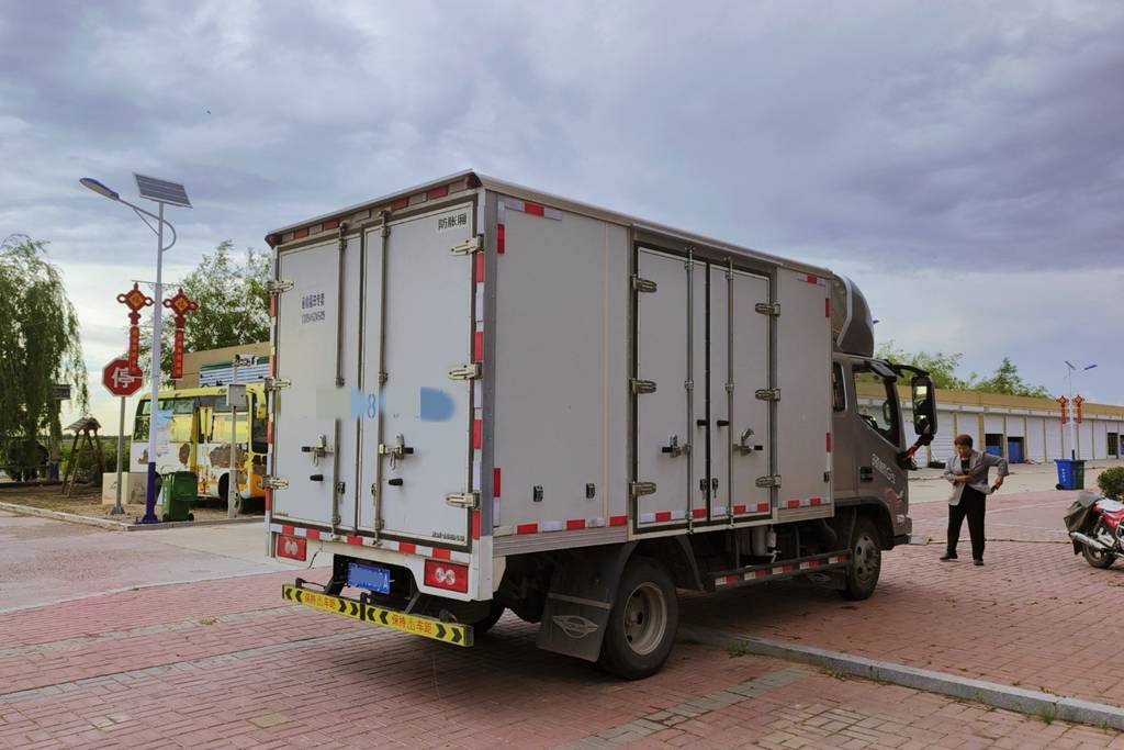 超市老板李文才:领航大G符合我快乐工作、轻松创富的追求 - 第4张 - 提加商用车网 超市老板李文才:领航大G符合我快乐工作、轻松创富的追求 - 第4张