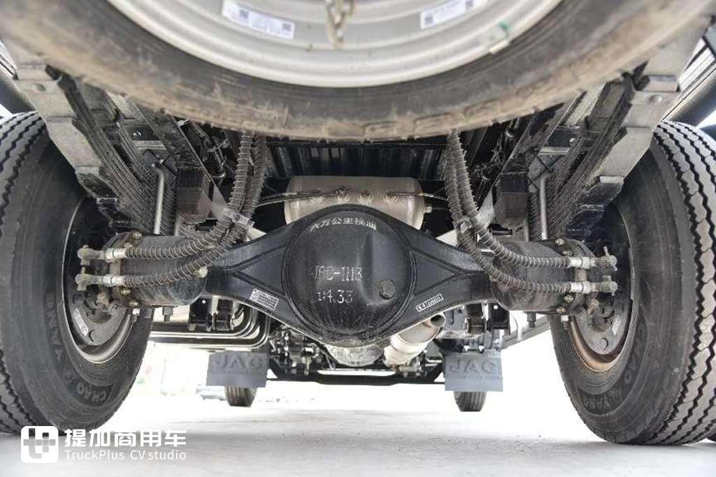江淮1卡帅铃系列的最高端车型?实拍帅铃S9,带你看看它有哪些不一样的配置 - 第17张 - 提加商用车网 江淮1卡帅铃系列的最高端车型?实拍帅铃S9,带你看看它有哪些不一样的配置 - 第17张