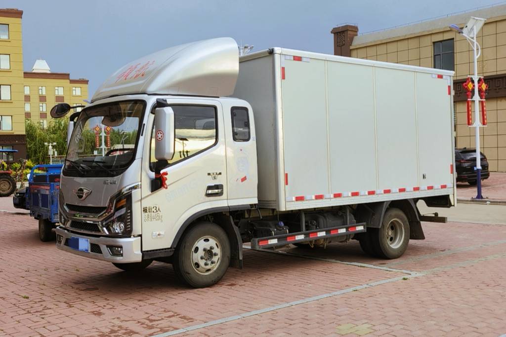 超市老板李文才:领航大G符合我快乐工作、轻松创富的追求 - 第2张 - 提加商用车网 超市老板李文才:领航大G符合我快乐工作、轻松创富的追求 - 第2张