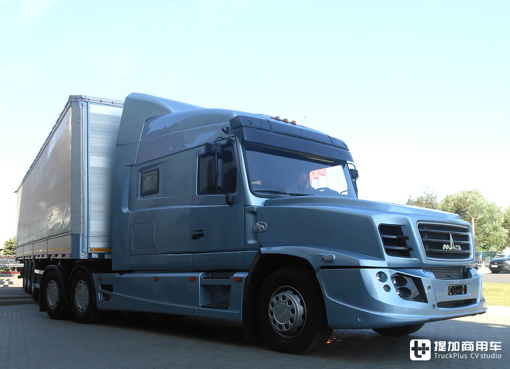 白俄罗斯也造美式长头卡车?V8发动机+生活舱,MAZ-6440系列回顾