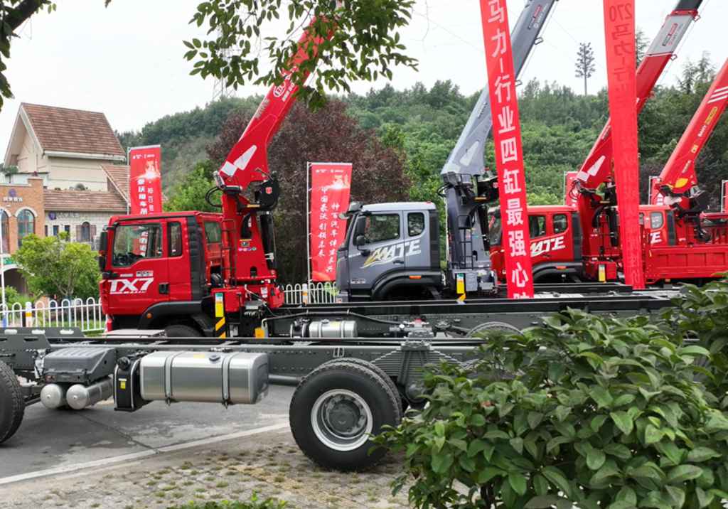 中国重汽豪沃随车吊:首战已胜 再攀高峰 - 第3张 - 提加商用车网 中国重汽豪沃随车吊:首战已胜 再攀高峰 - 第3张